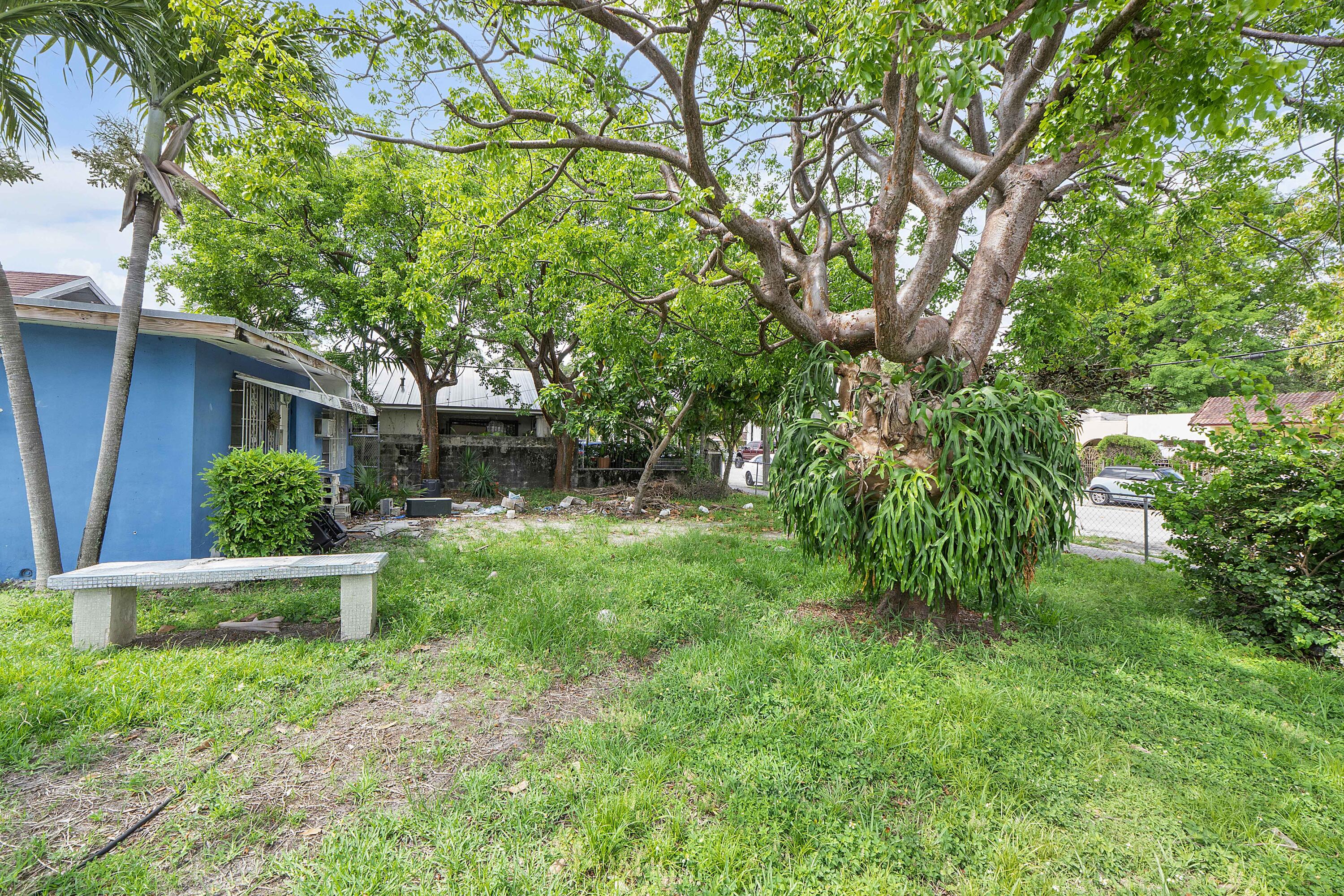 2476 NW 15th, Miami FL 33125