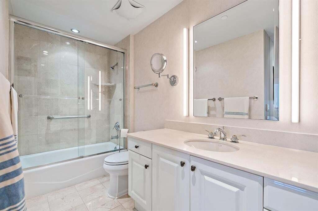 800 Ocean #1104, Juno Beach FL 33408