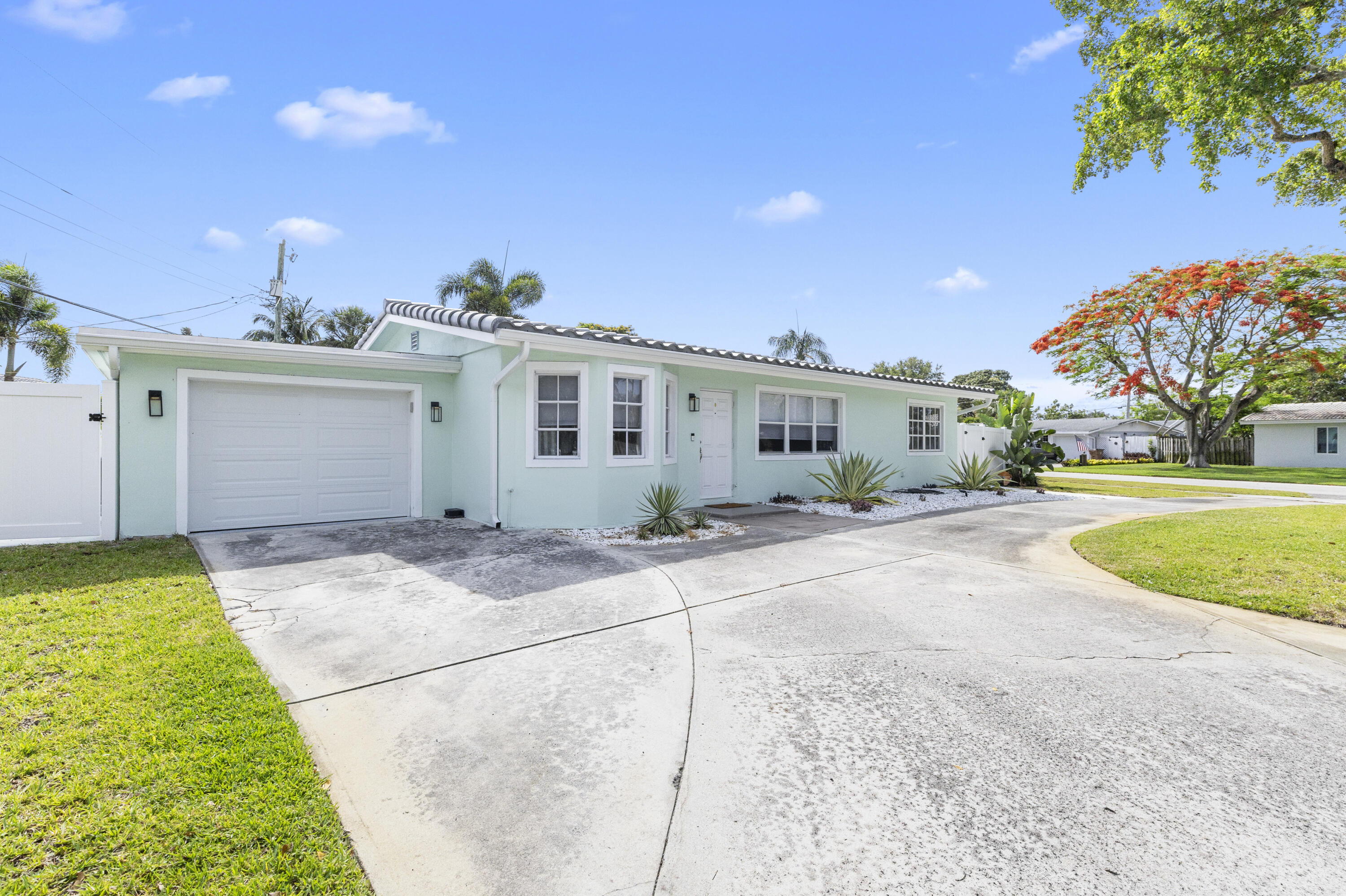 612 SE 10th, Deerfield Beach FL 33441