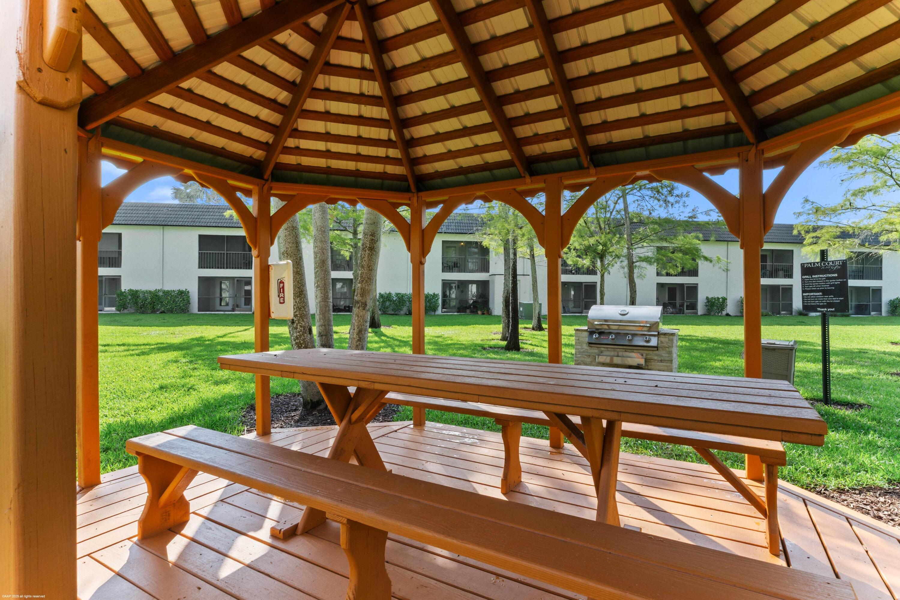 711 Forest Club #108, Wellington FL 33414