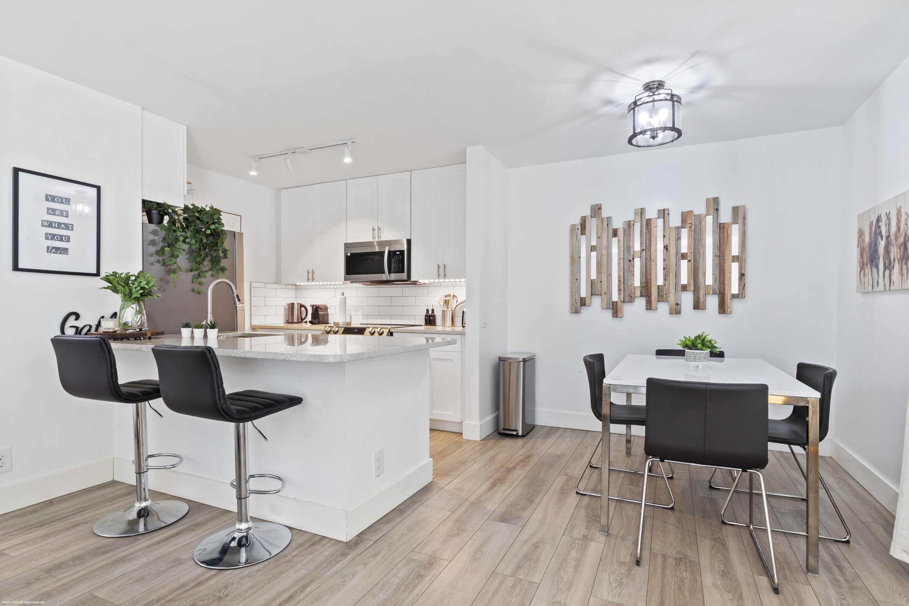 711 Forest Club #108, Wellington FL 33414