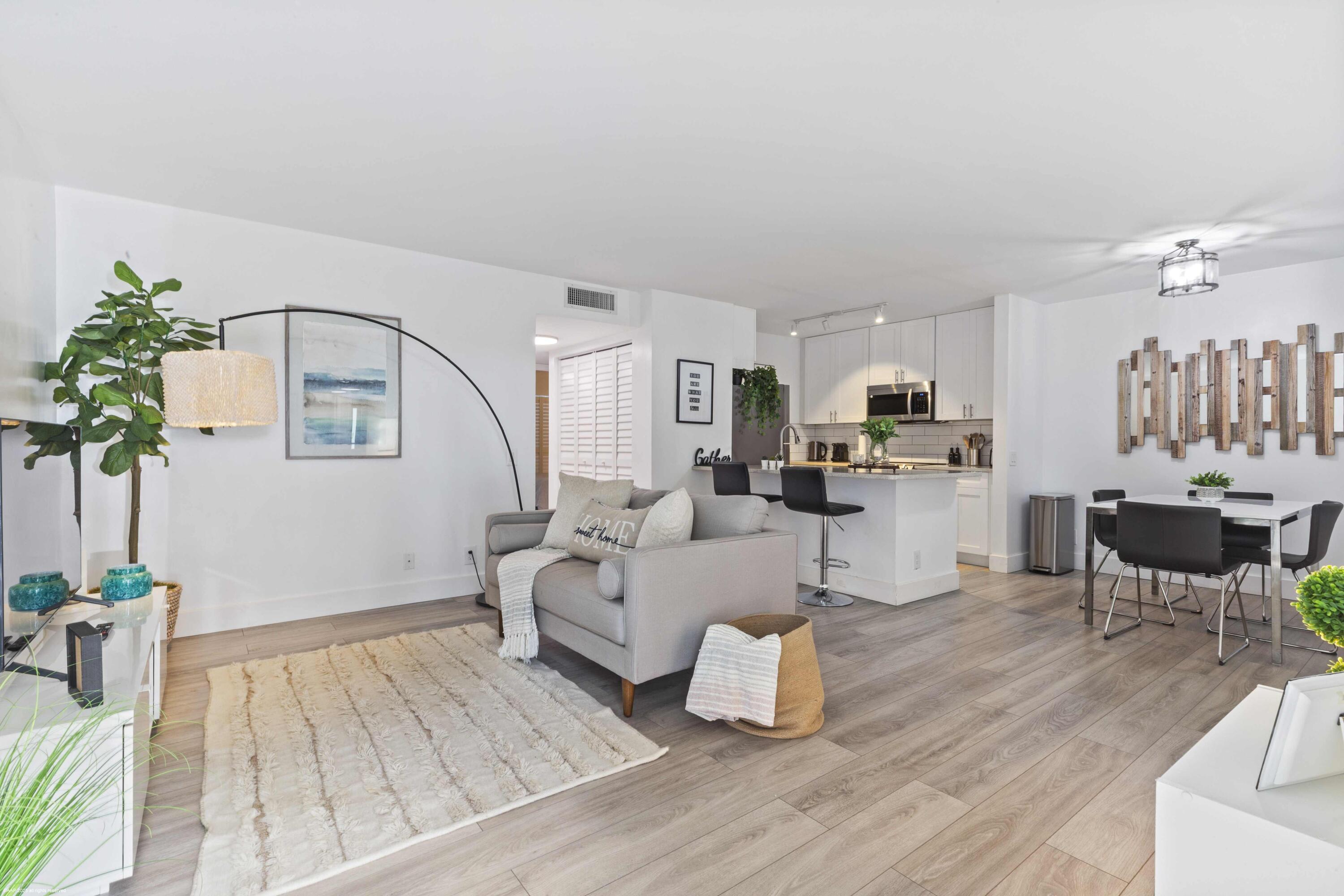 711 Forest Club #108, Wellington FL 33414