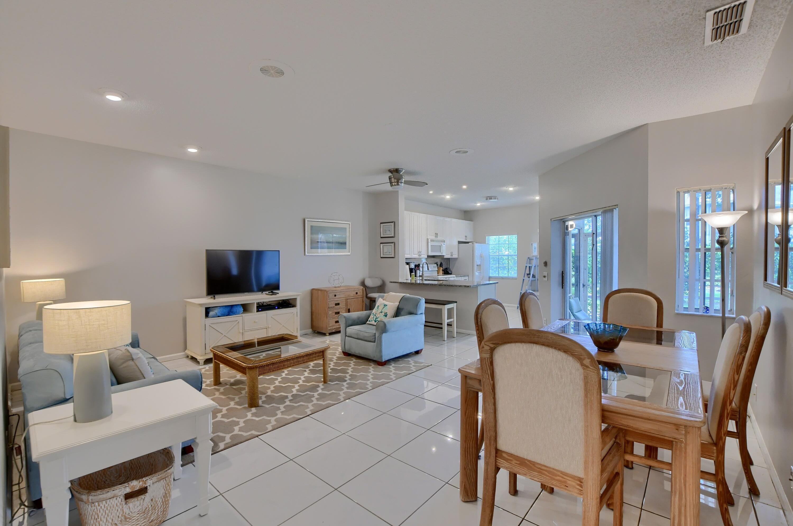 6563 Via Regina, Boca Raton FL 33433