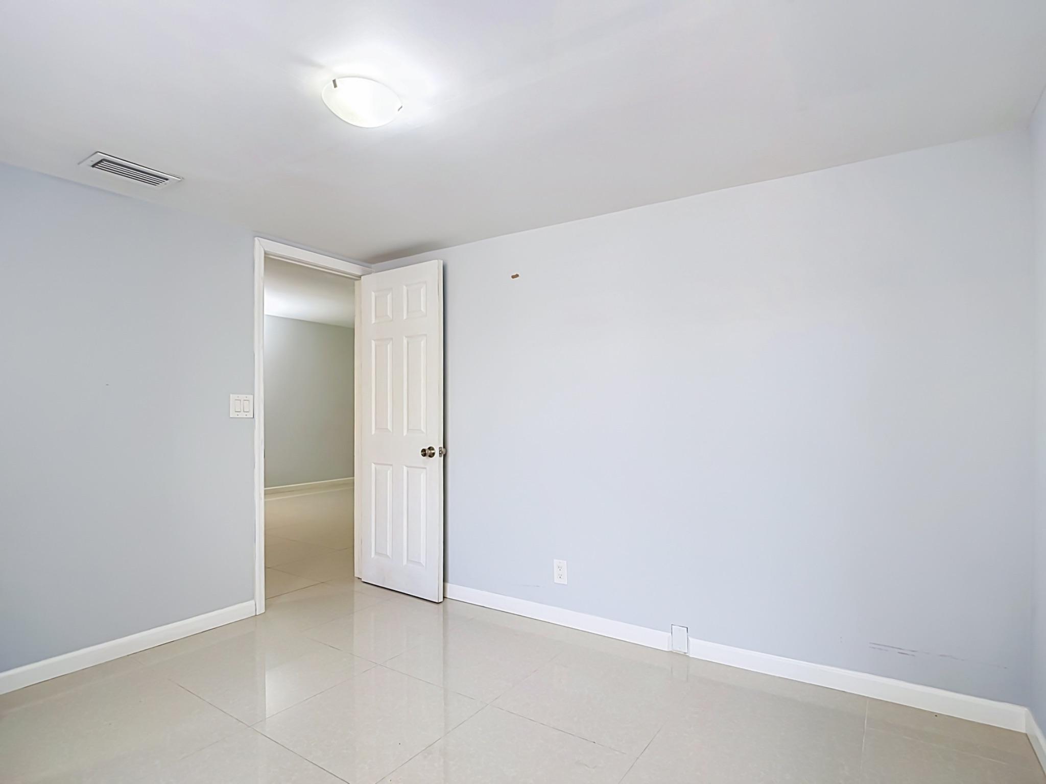 9701 N New River Canal #108b, Plantation FL 33324