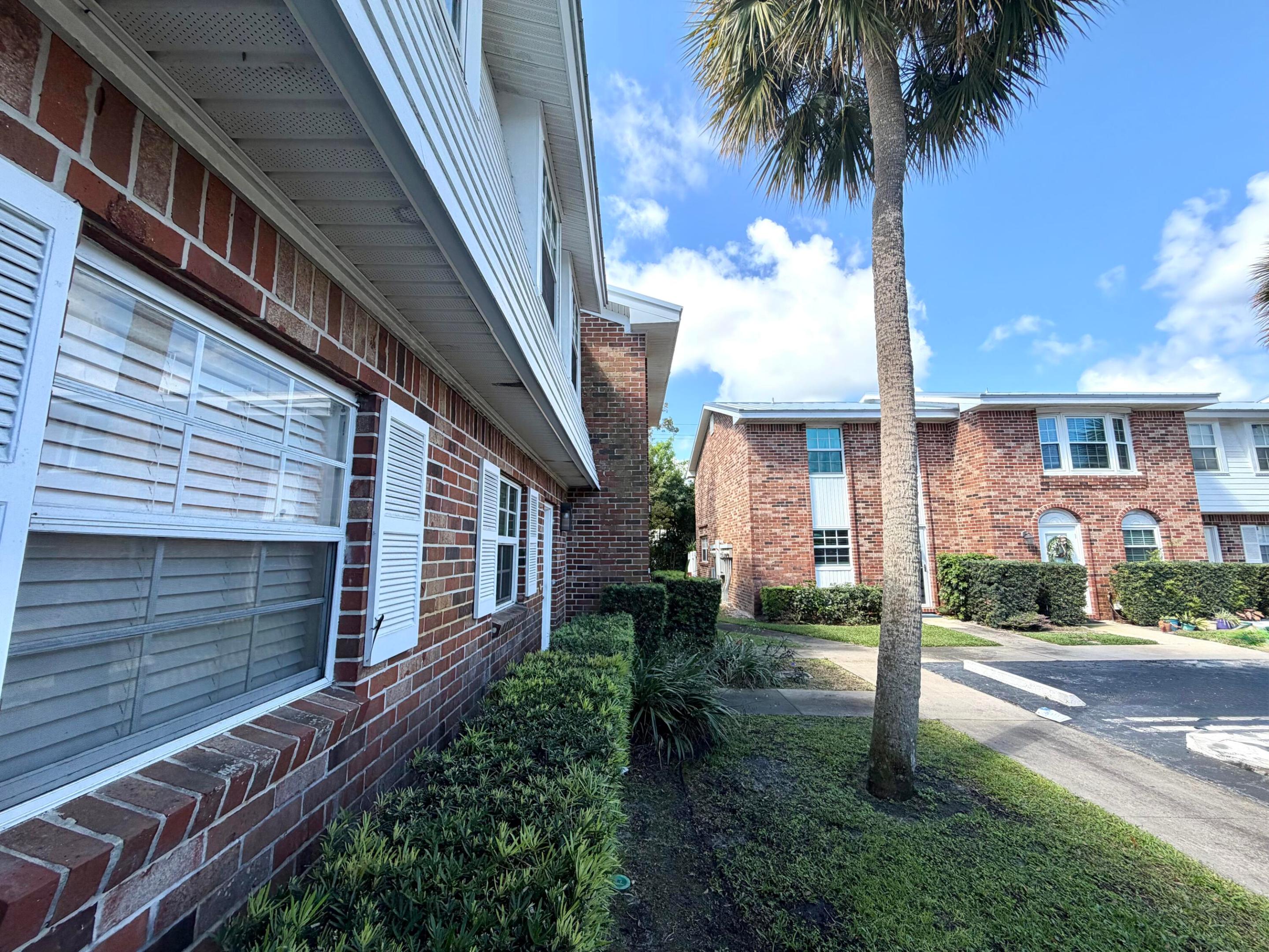 413 N Cypress, Jupiter FL 33469