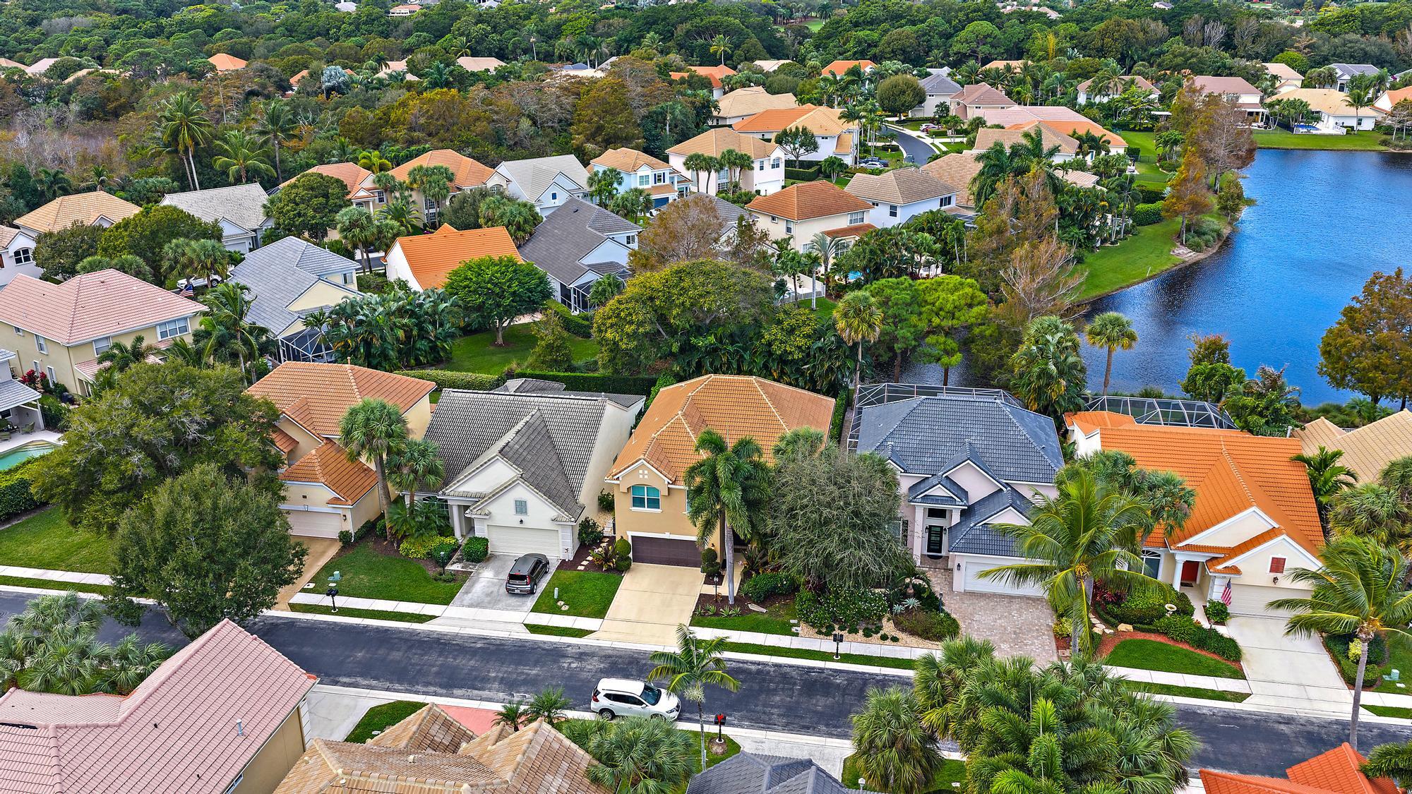 76 Princewood, Palm Beach Gardens FL 33410
