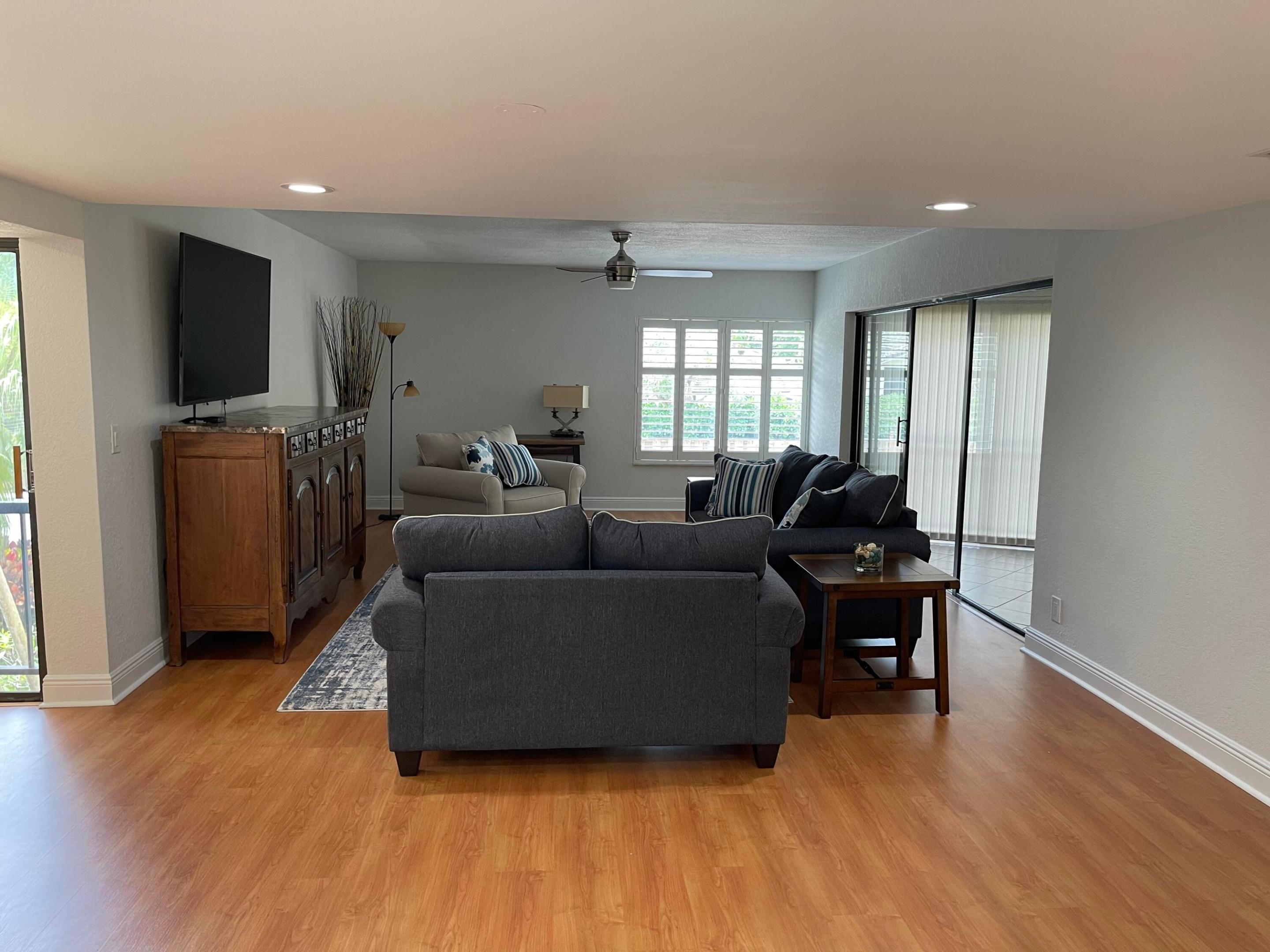 1660 Twelve Oaks #203, North Palm Beach FL 33408