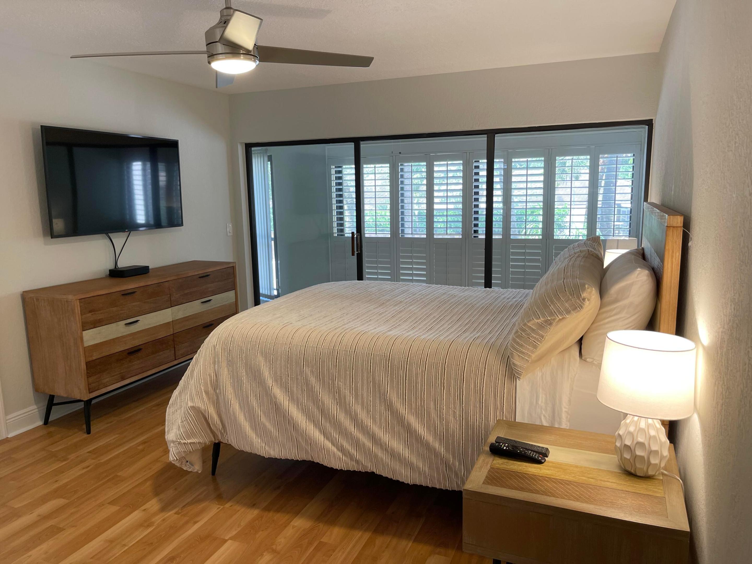 1660 Twelve Oaks #203, North Palm Beach FL 33408