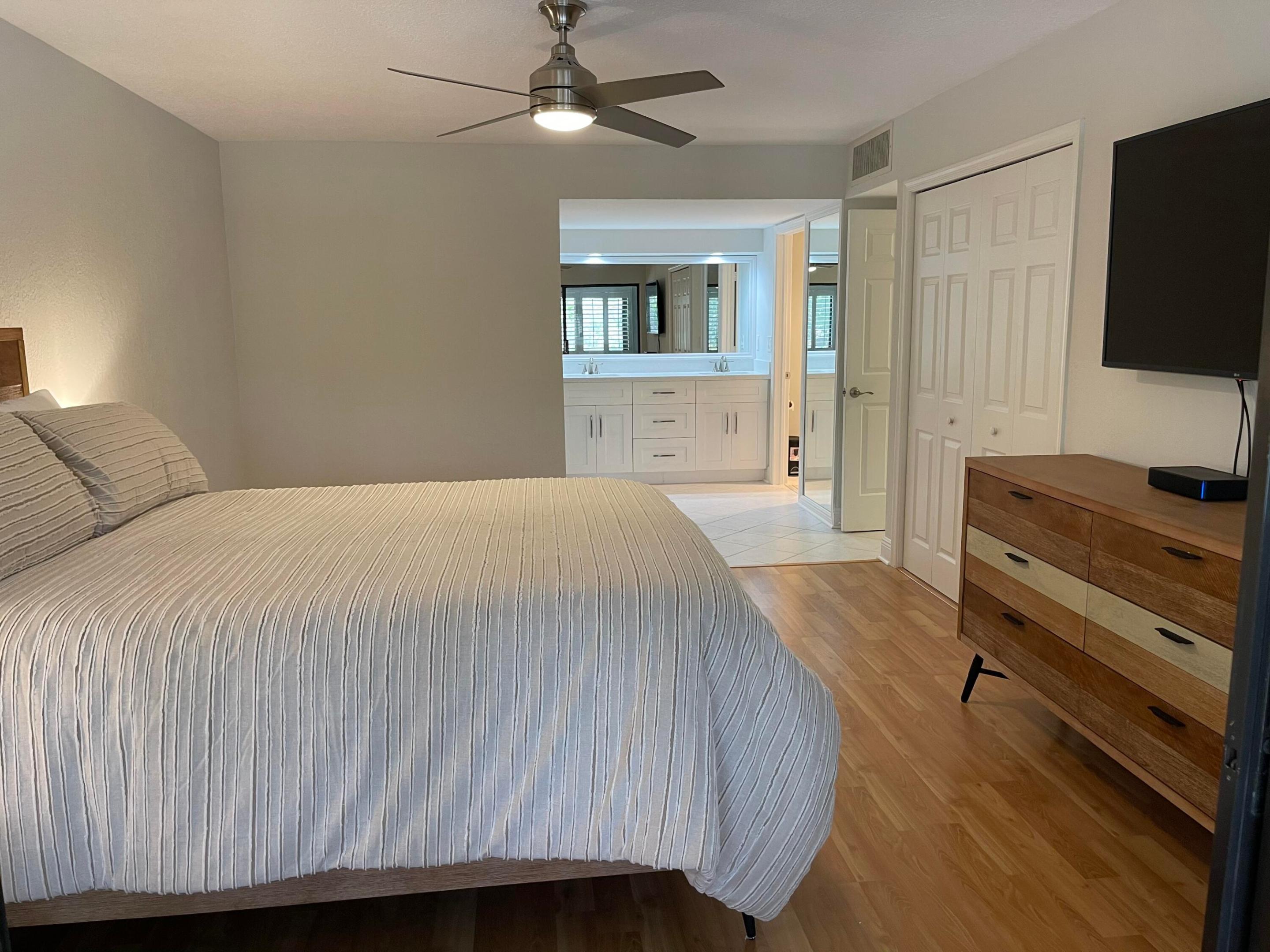 1660 Twelve Oaks #203, North Palm Beach FL 33408