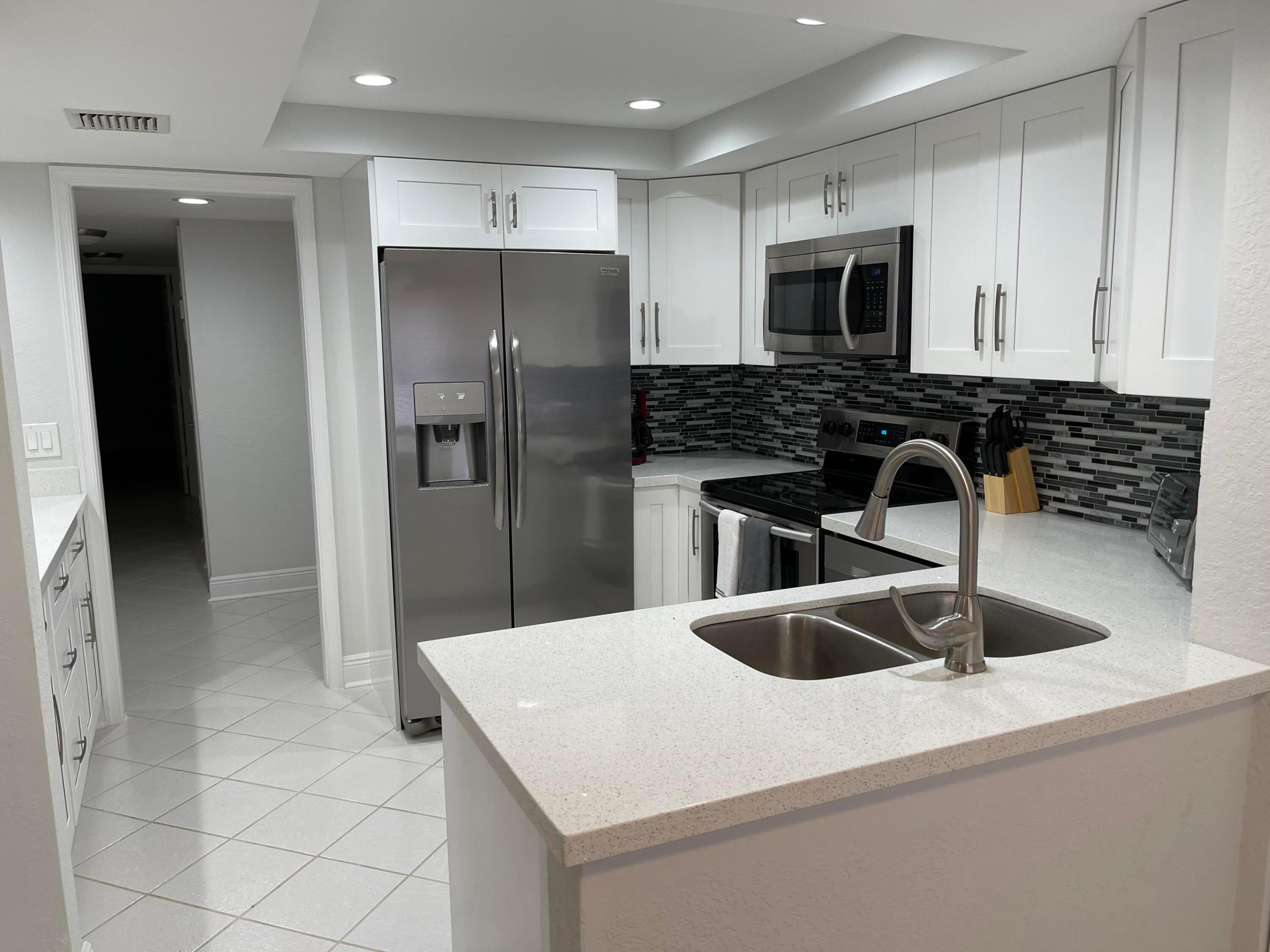 1660 Twelve Oaks #203, North Palm Beach FL 33408