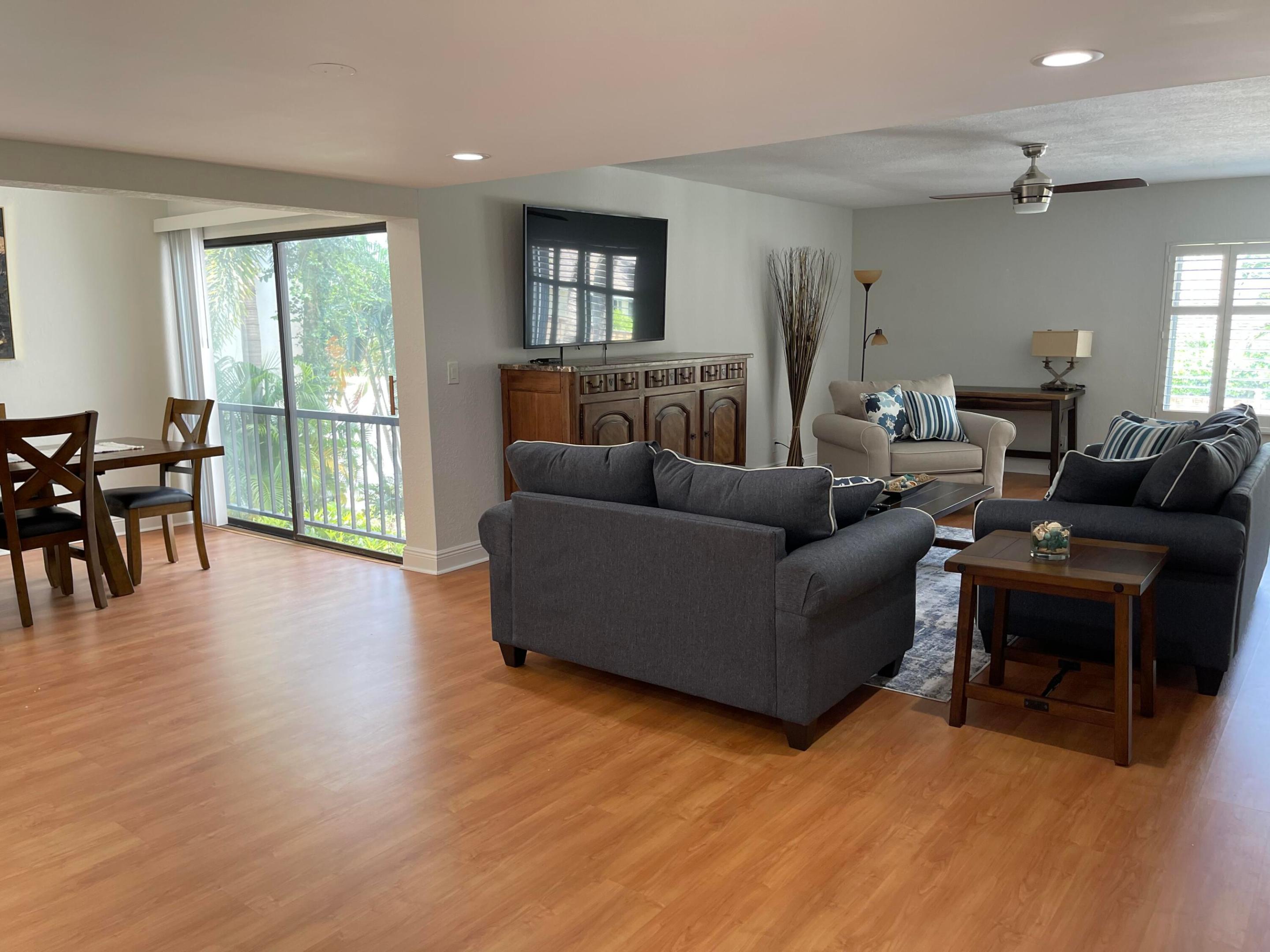 1660 Twelve Oaks #203, North Palm Beach FL 33408