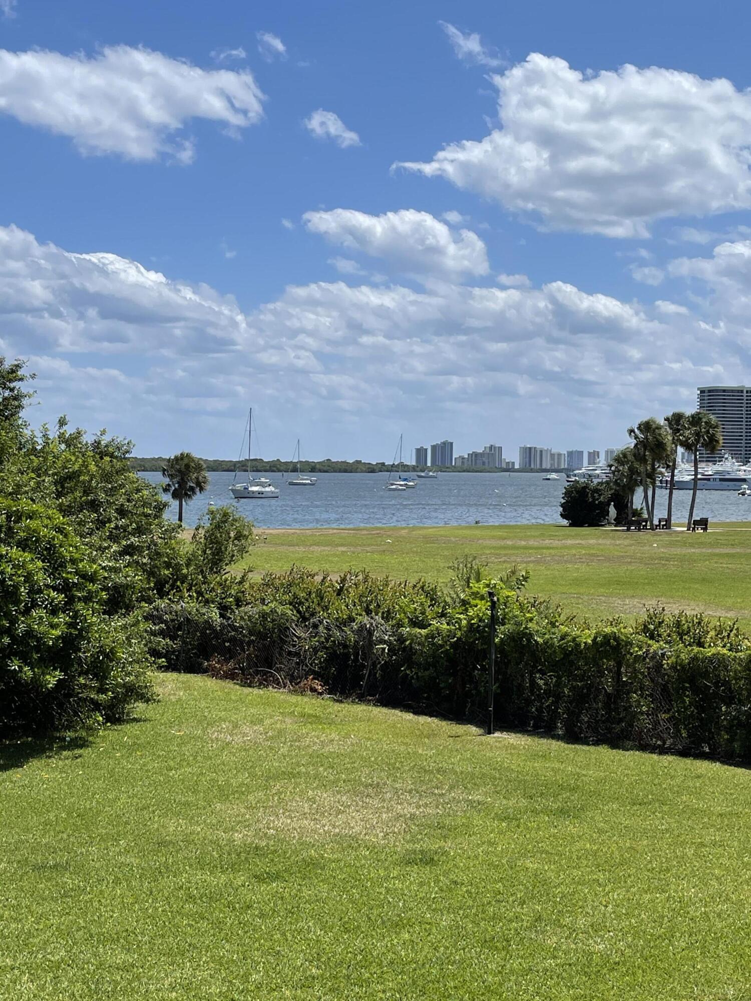 1660 Twelve Oaks #203, North Palm Beach FL 33408