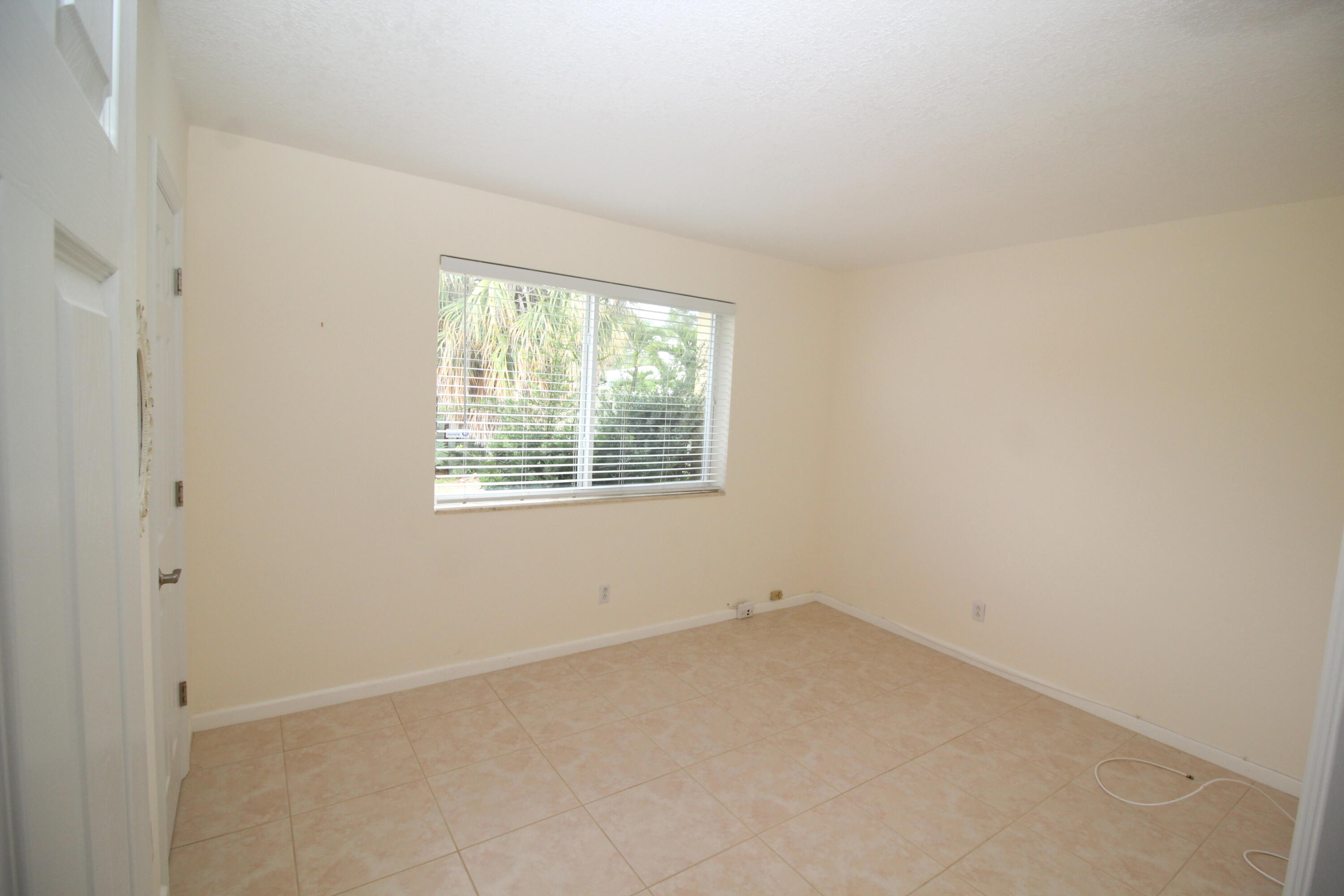 4454 W Tradewinds, Lauderdale By The Sea FL 33308