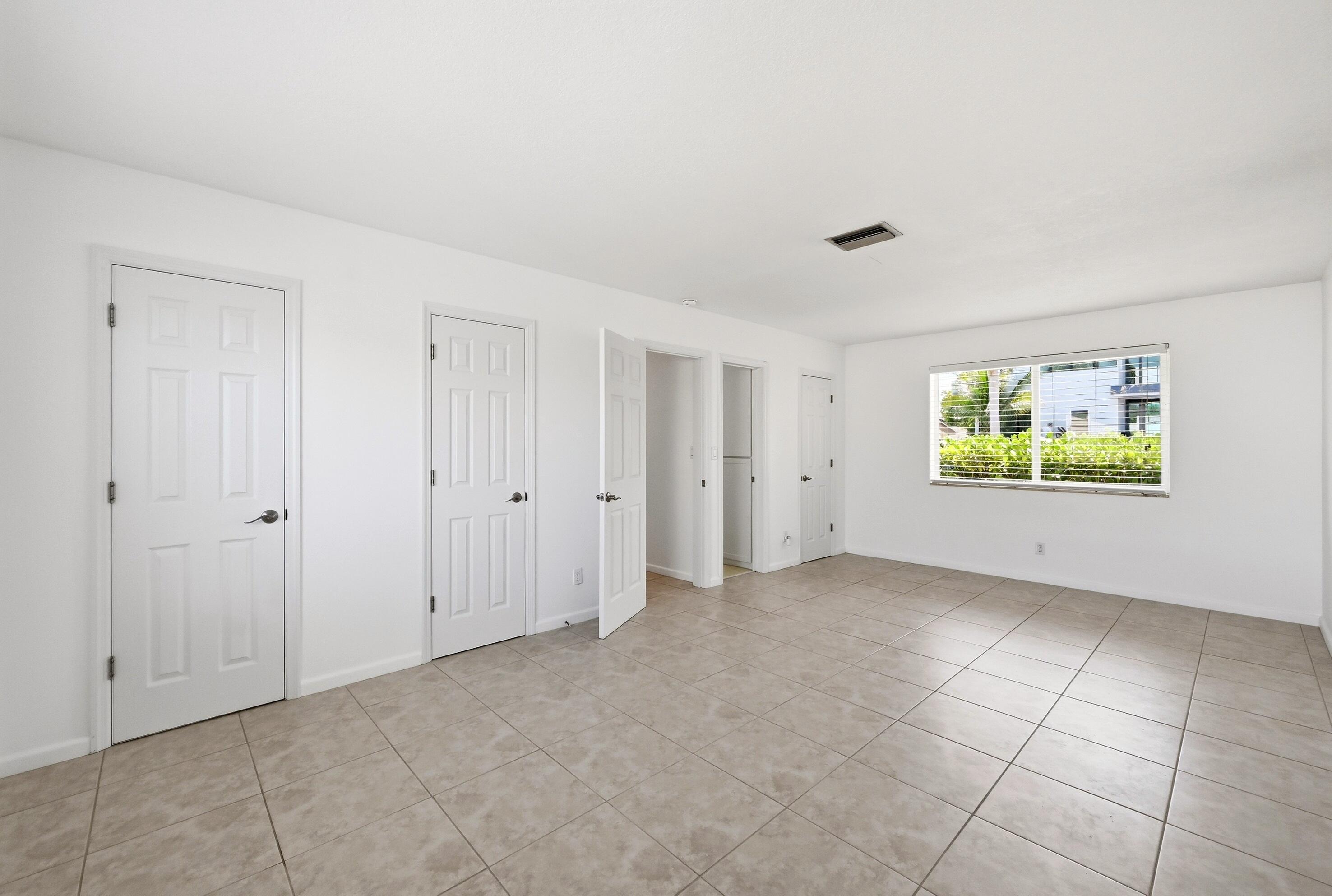 4454 W Tradewinds, Lauderdale By The Sea FL 33308