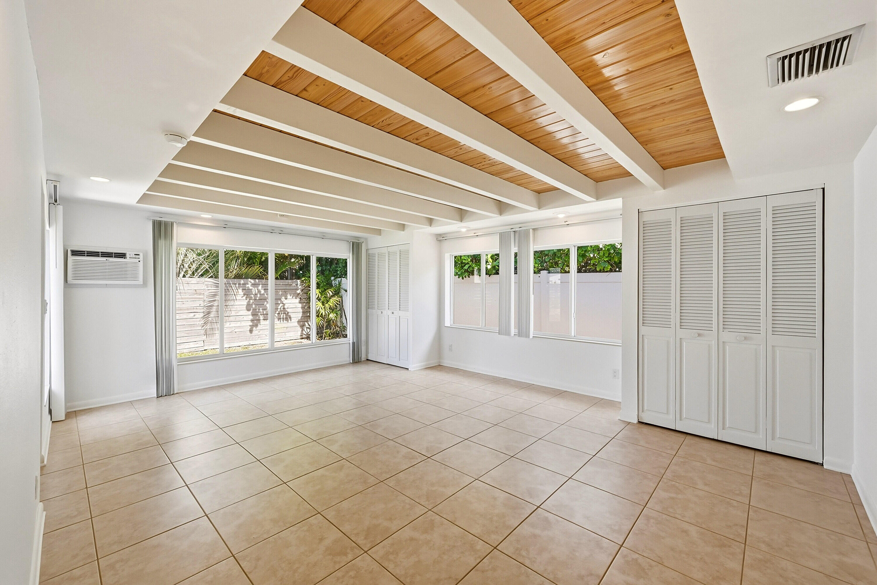 4454 W Tradewinds, Lauderdale By The Sea FL 33308