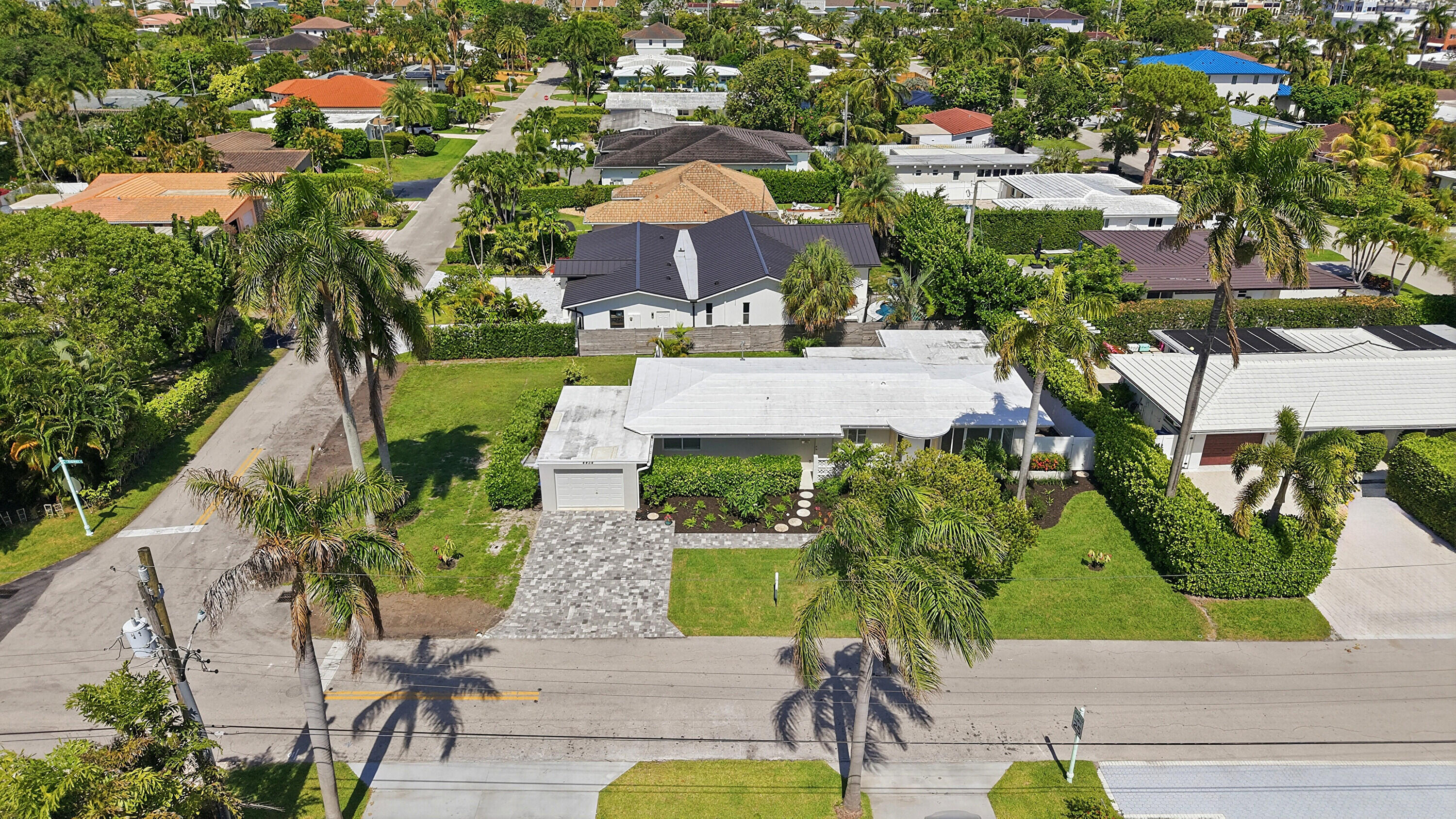 4454 W Tradewinds, Lauderdale By The Sea FL 33308