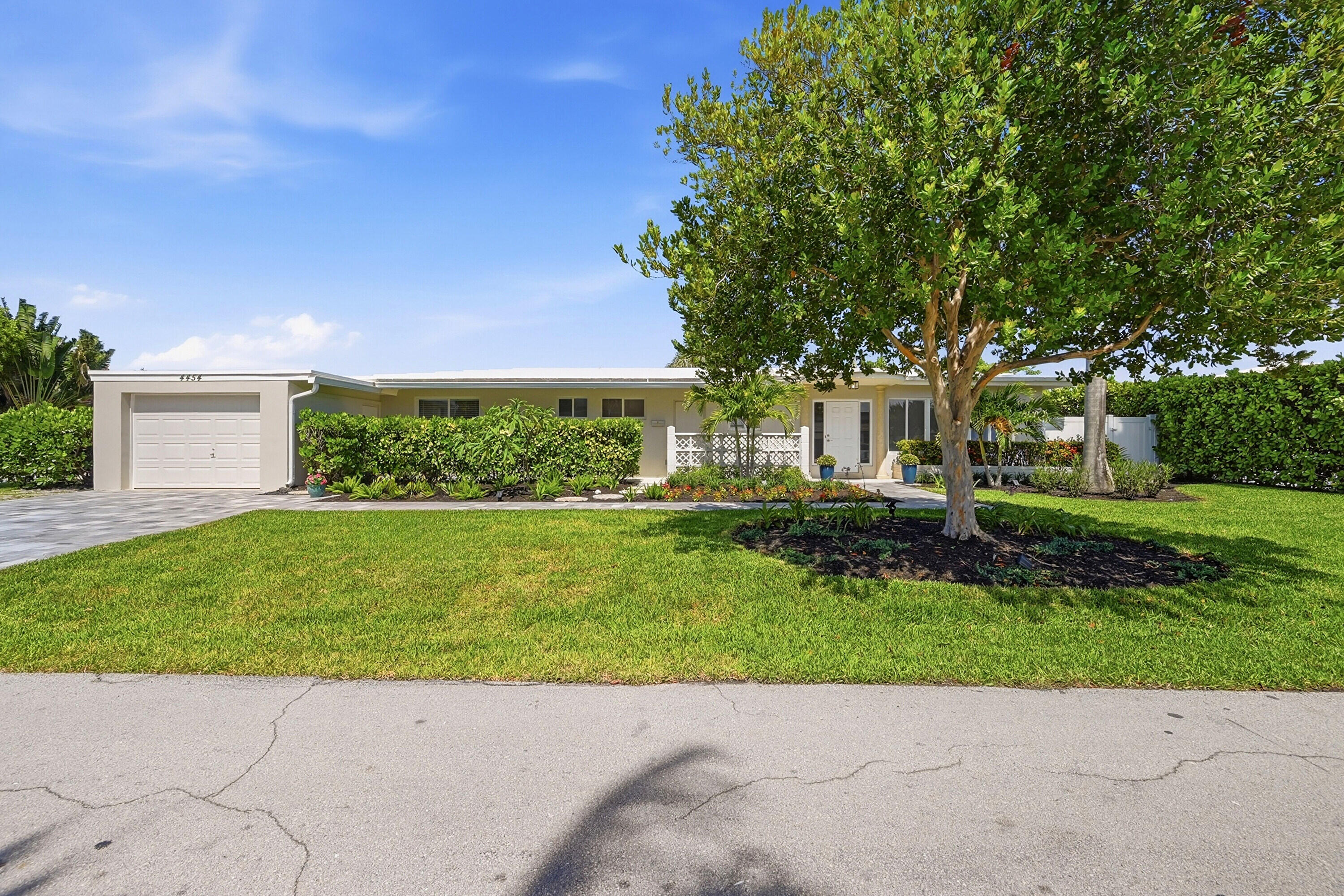 4454 W Tradewinds, Lauderdale By The Sea FL 33308