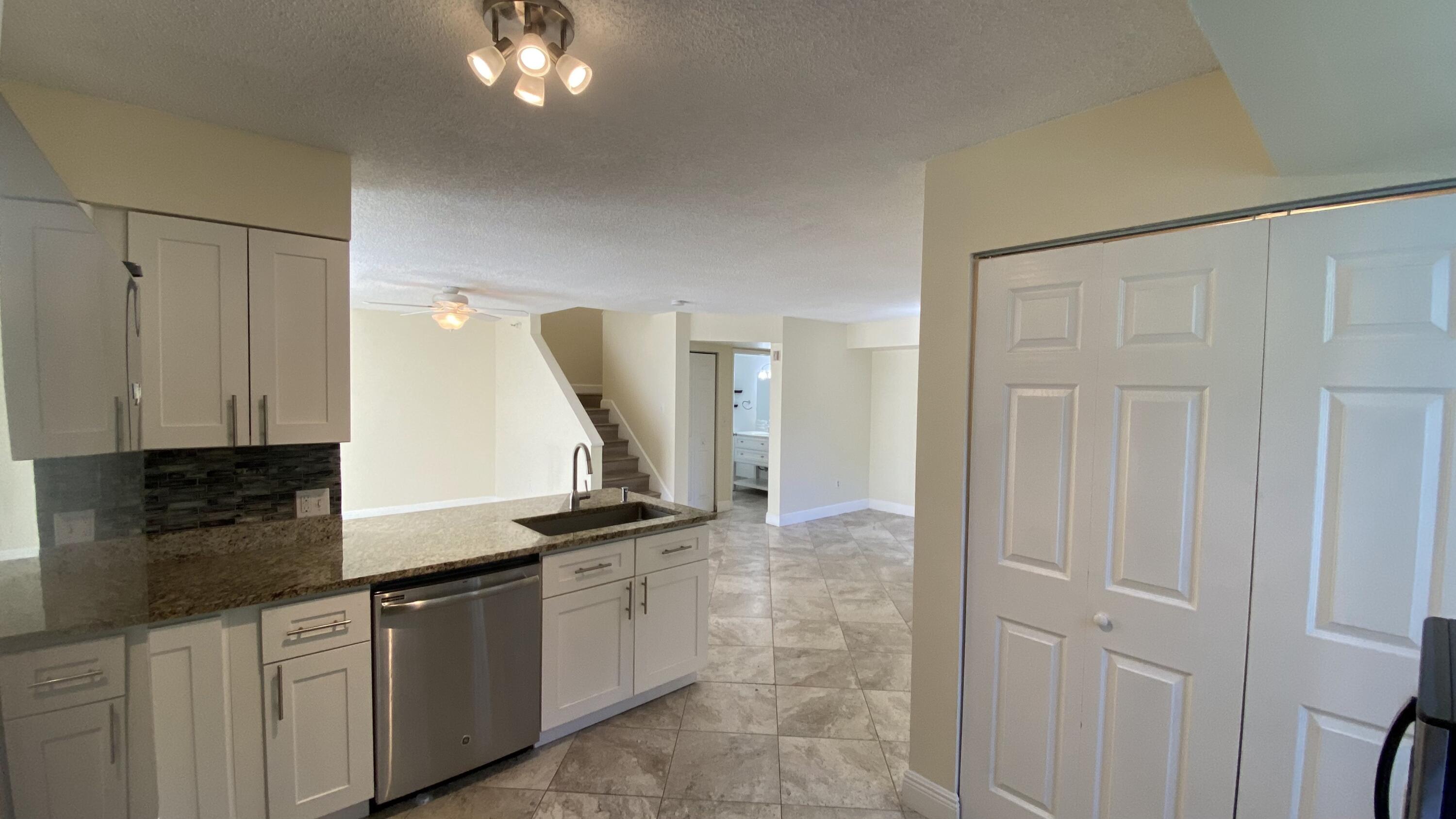117 Yacht Club #111, Hypoluxo FL 33462
