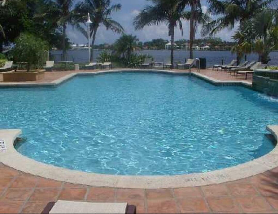 117 Yacht Club #111, Hypoluxo FL 33462