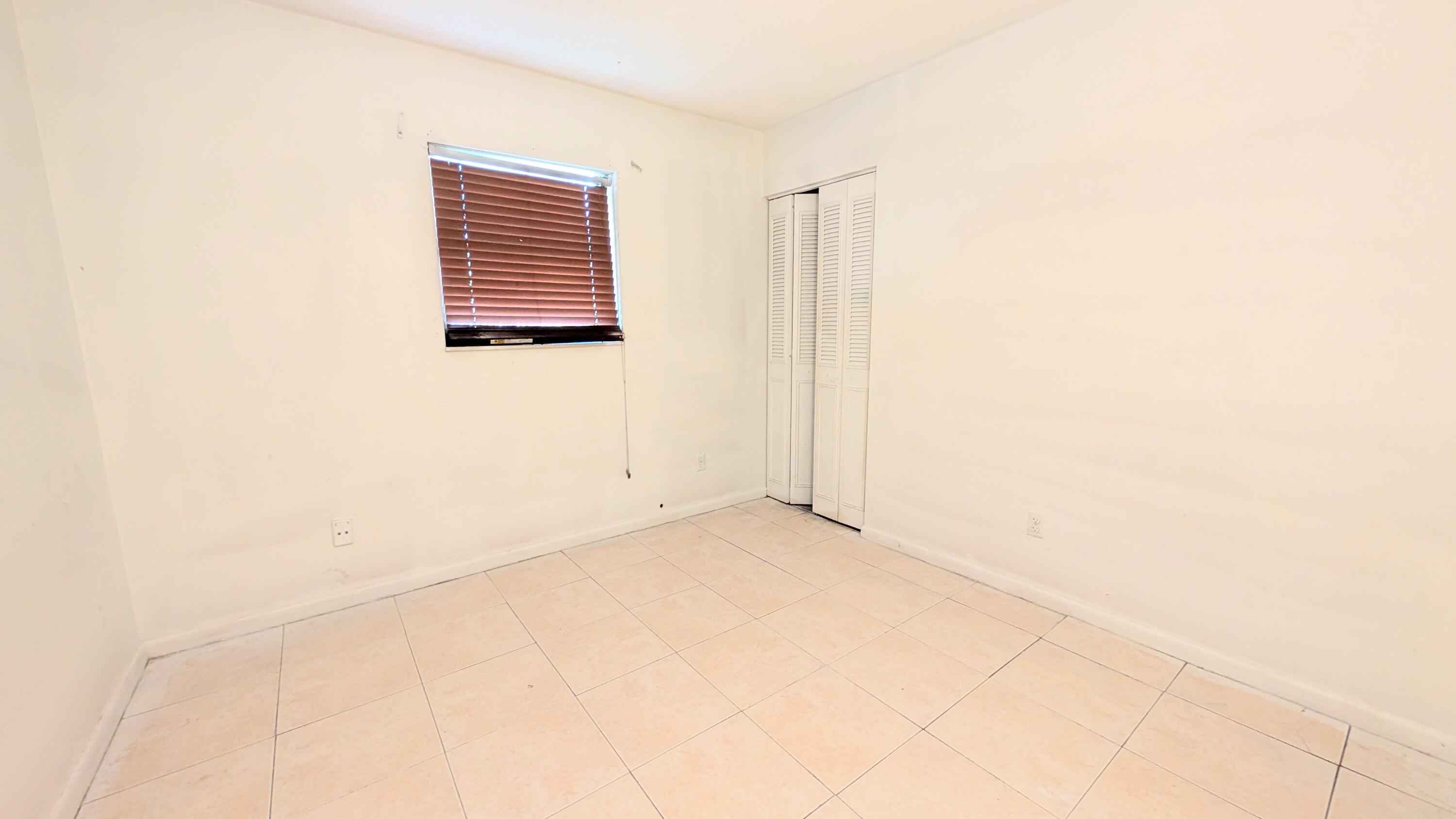 455 Janice, South Bay FL 33493