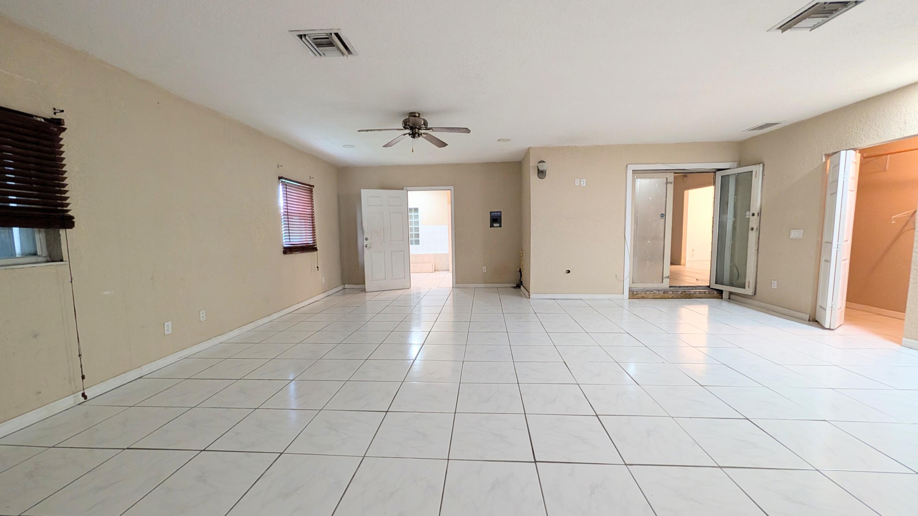 455 Janice, South Bay FL 33493