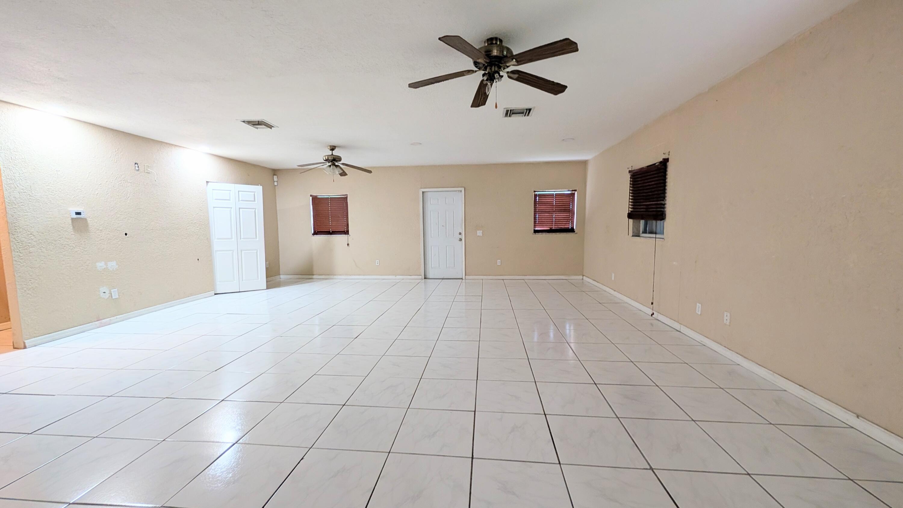 455 Janice, South Bay FL 33493
