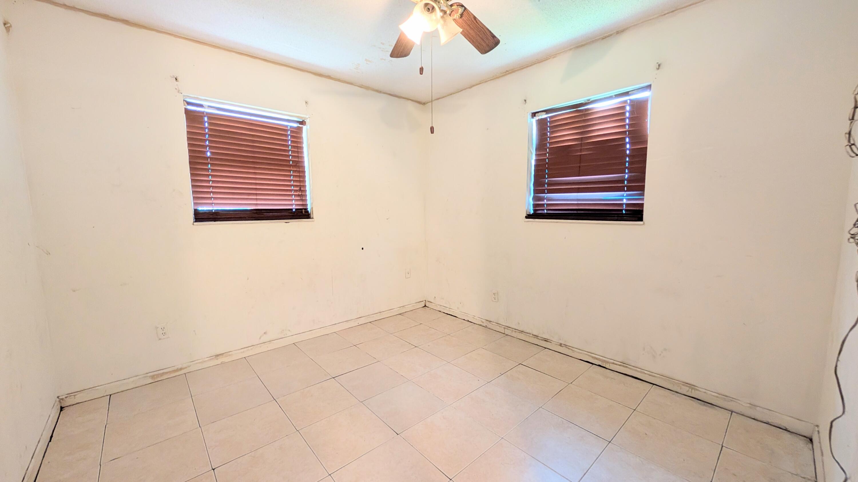 455 Janice, South Bay FL 33493