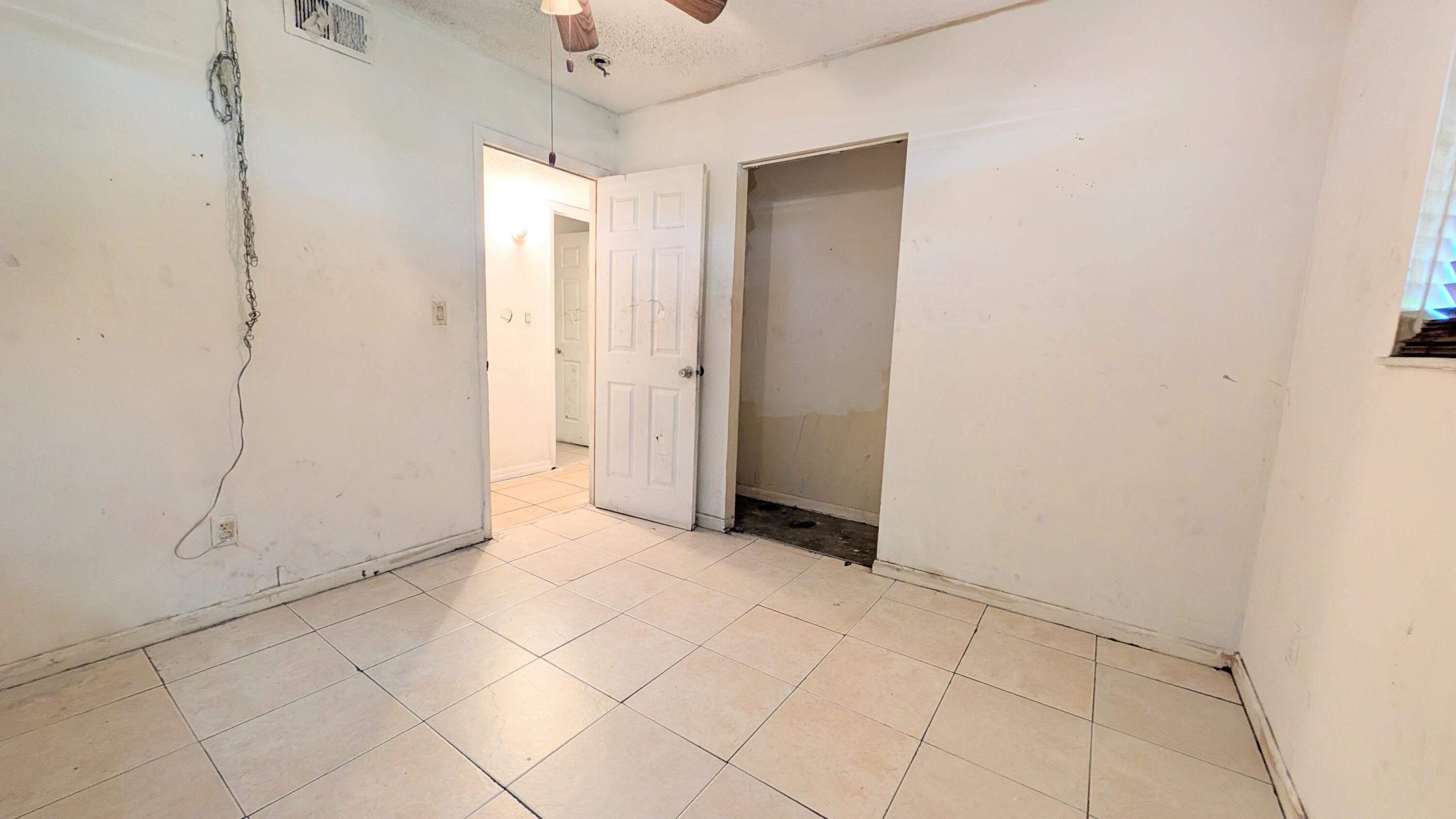 455 Janice, South Bay FL 33493
