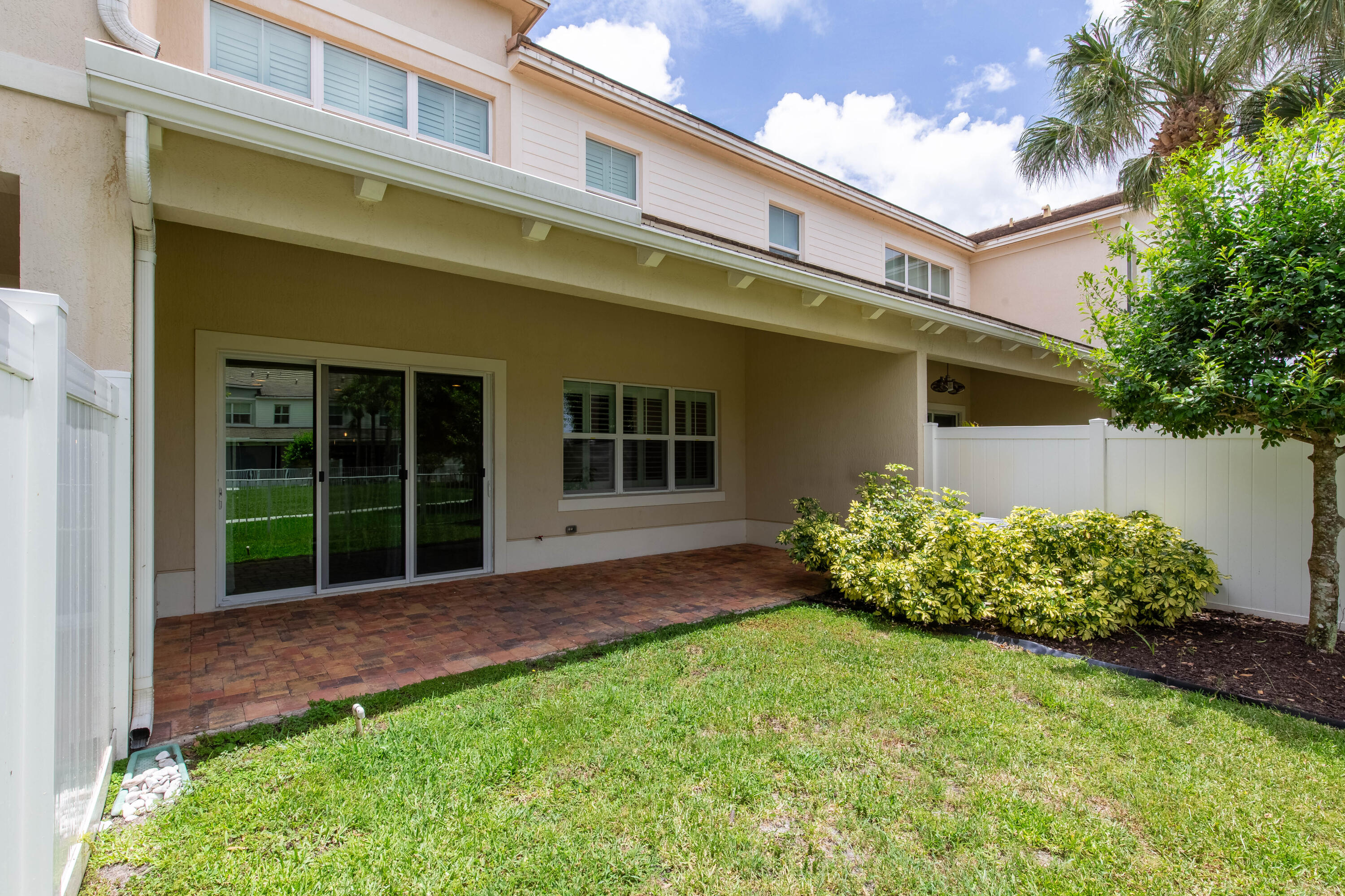 63 Dogwood, Royal Palm Beach FL 33411
