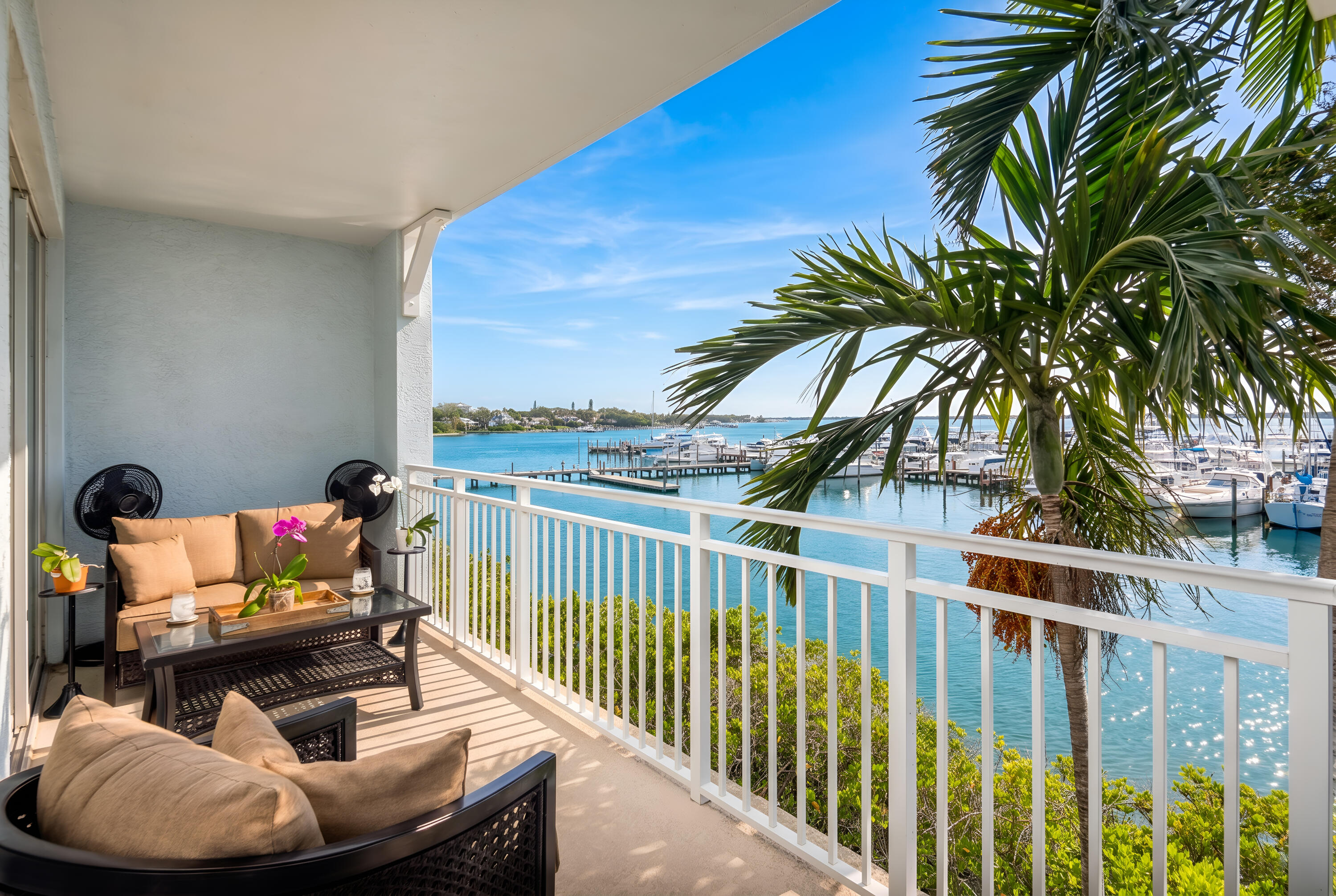 875 NW Flagler #203, Stuart FL 34994