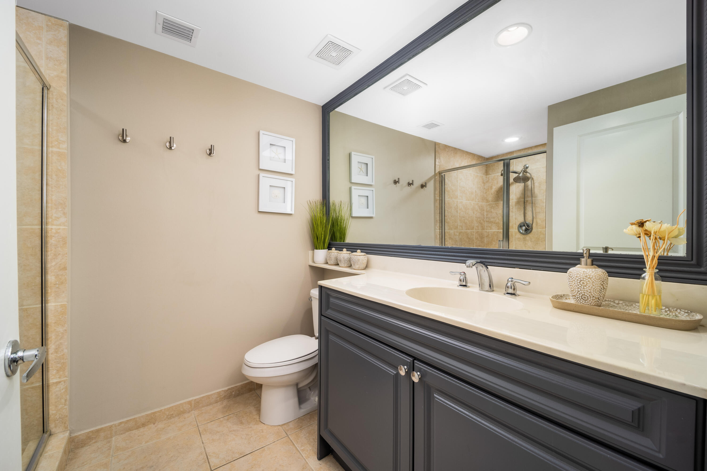 875 NW Flagler #203, Stuart FL 34994
