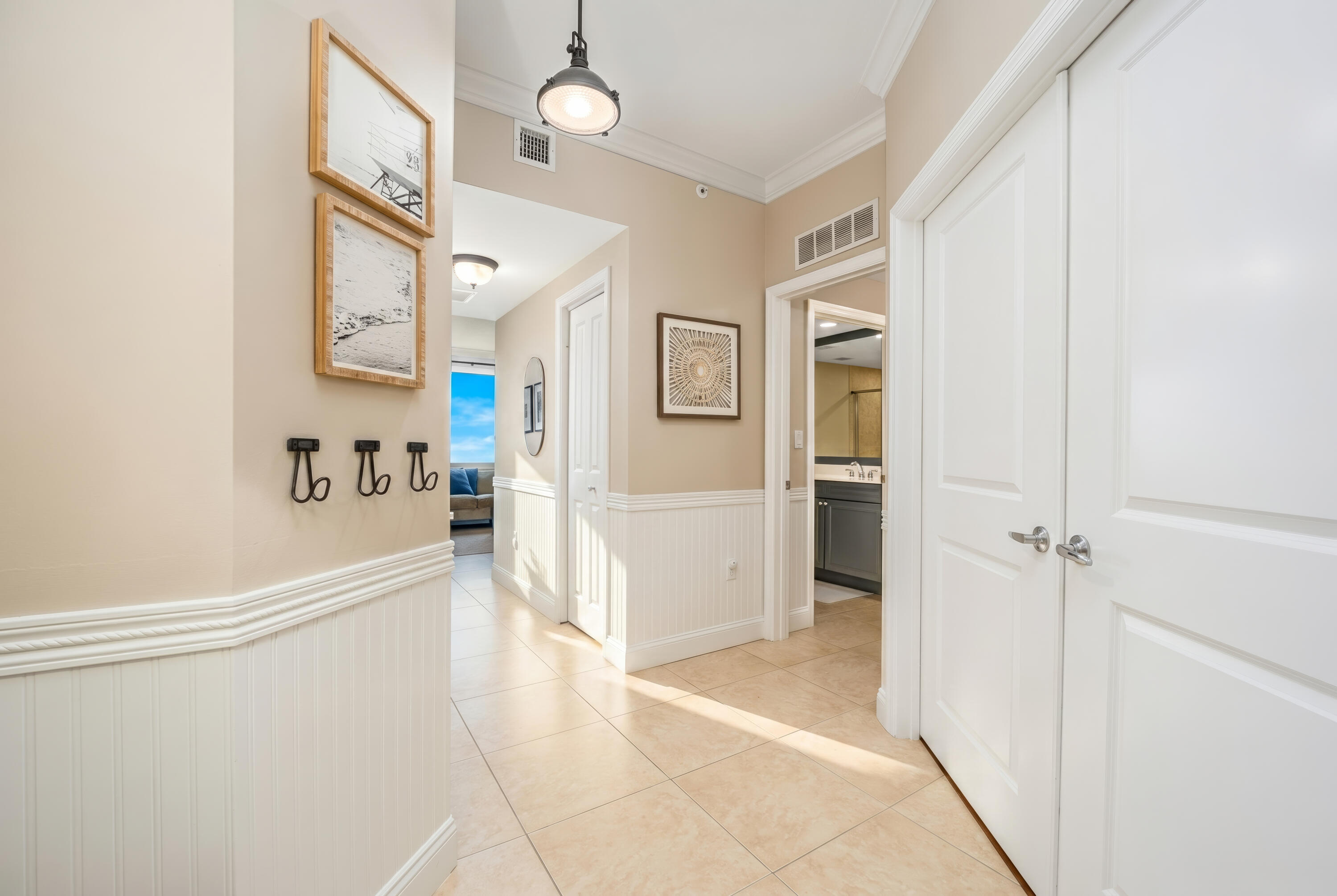 875 NW Flagler #203, Stuart FL 34994