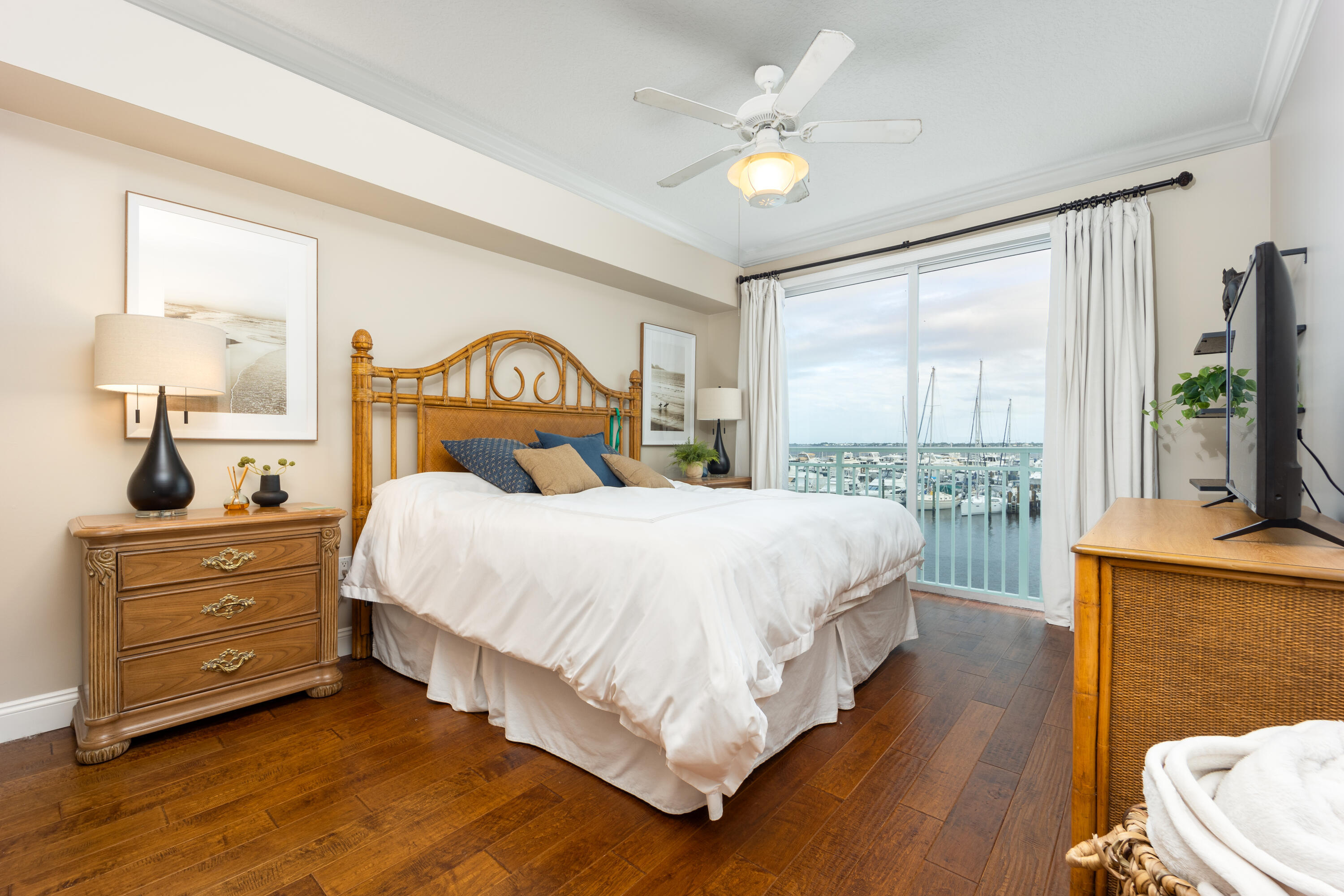 875 NW Flagler #203, Stuart FL 34994