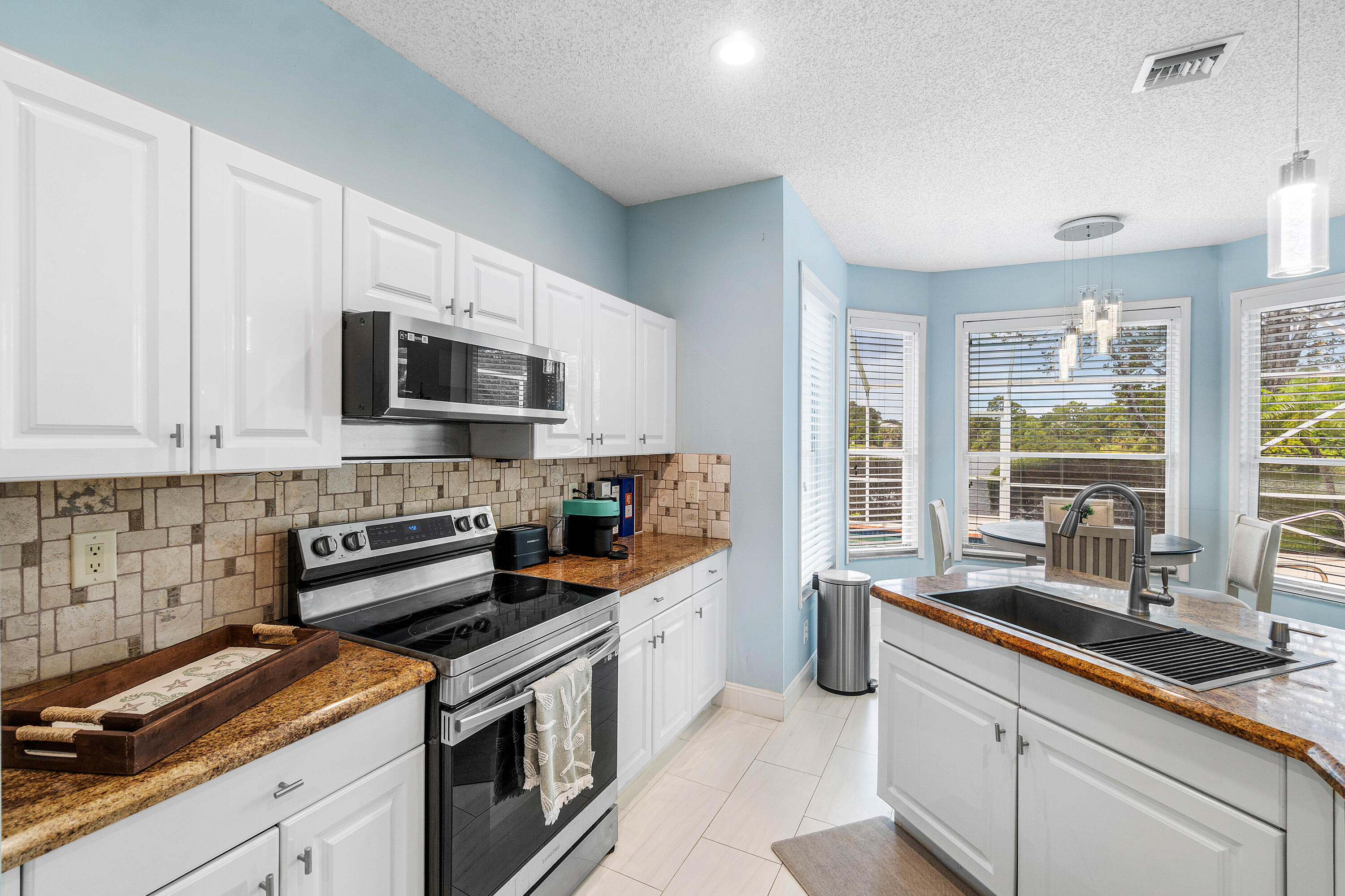 4180 Manor Forest, Boynton Beach FL 33436