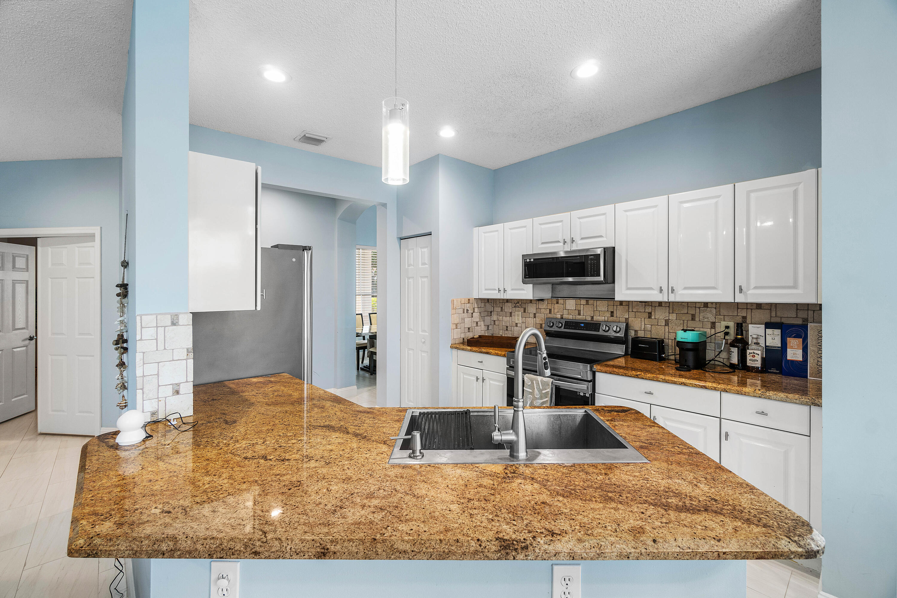 4180 Manor Forest, Boynton Beach FL 33436