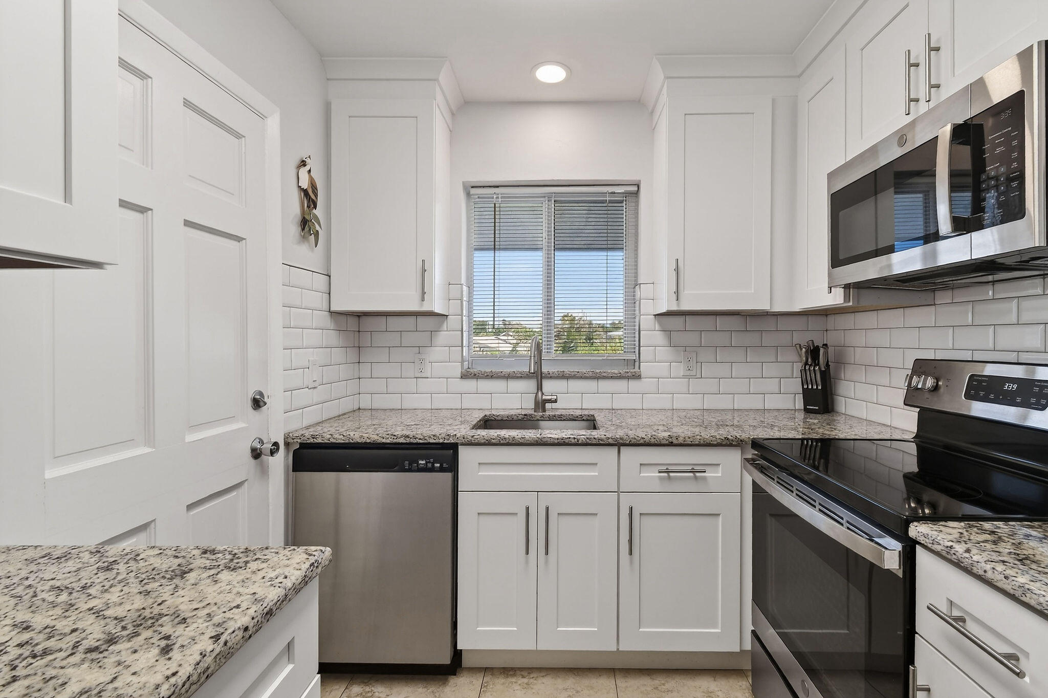 9 Garden #204j, Tequesta FL 33469