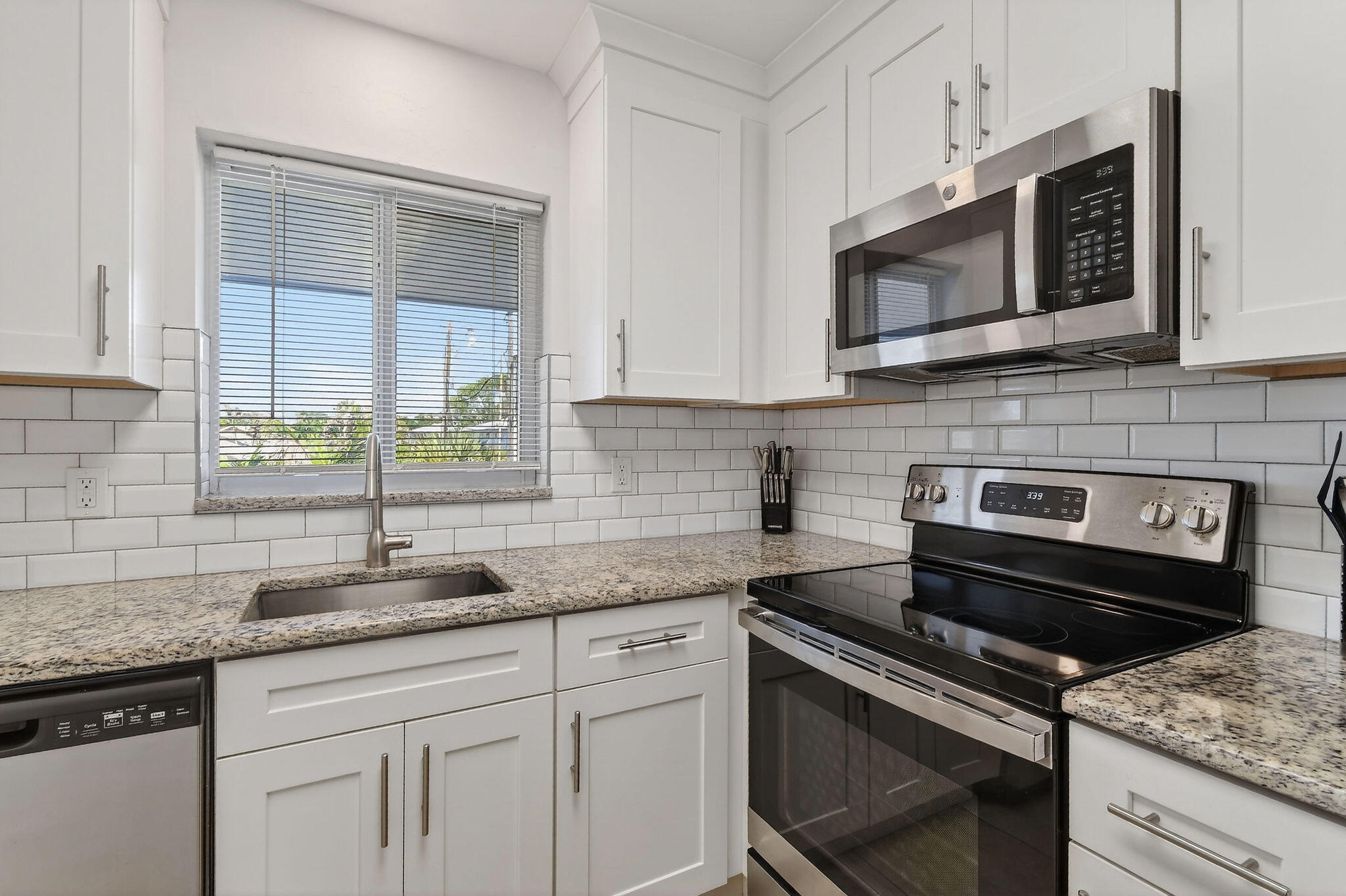9 Garden #204j, Tequesta FL 33469