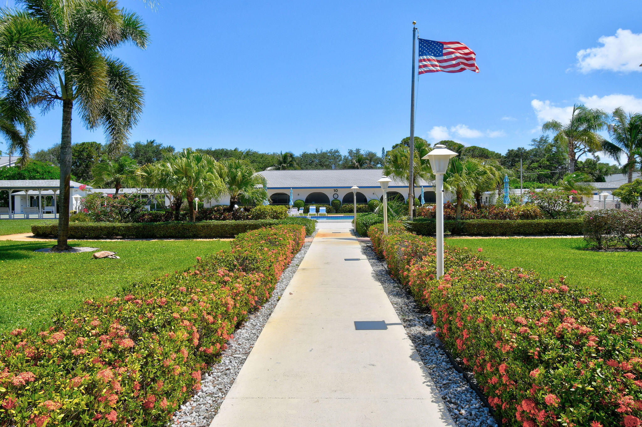 9 Garden #204j, Tequesta FL 33469
