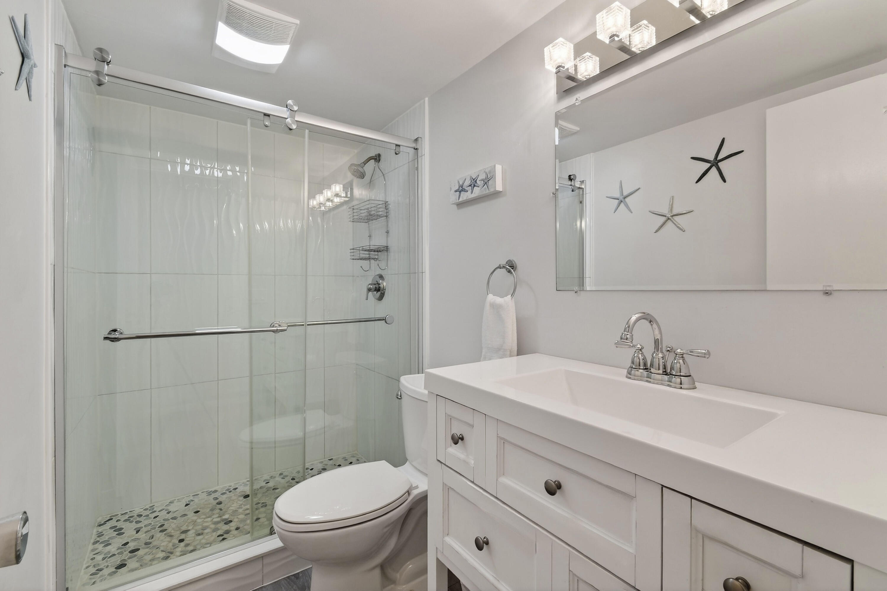 9 Garden #204j, Tequesta FL 33469