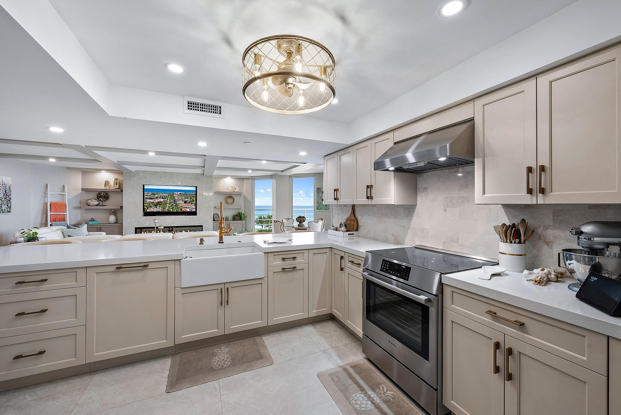 176 Helios #606, Jupiter FL 33477