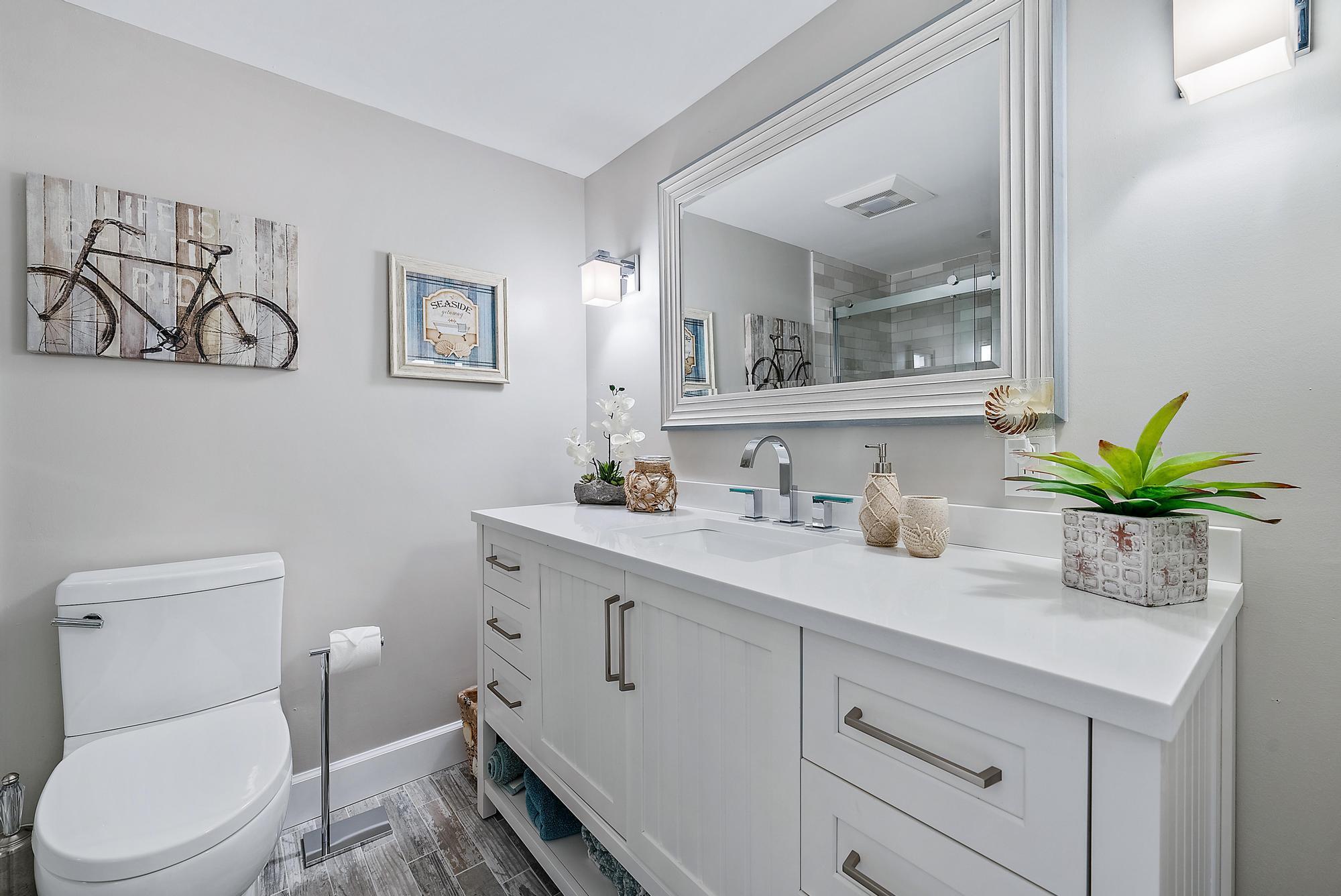 176 Helios #606, Jupiter FL 33477