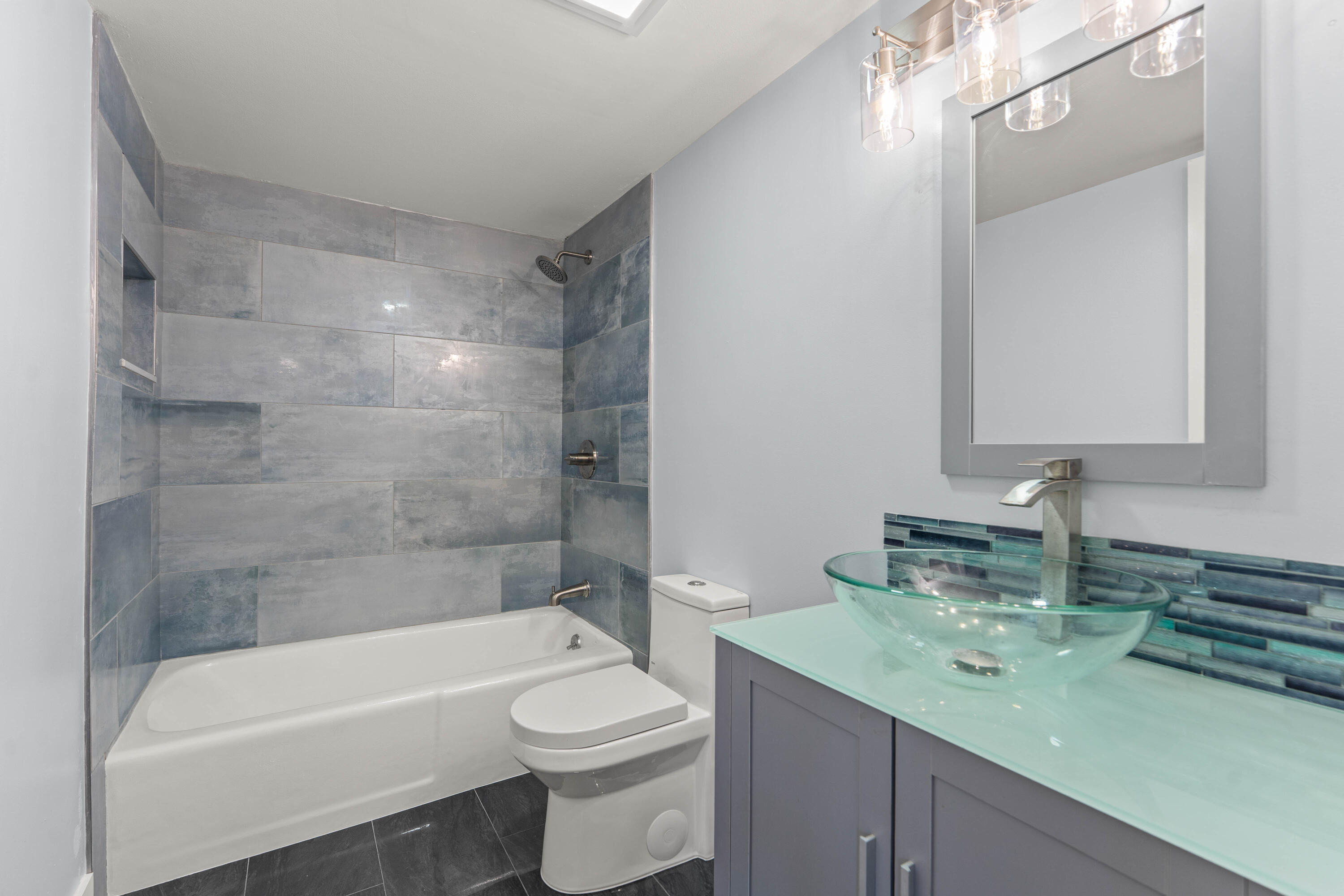 412 Southwind #B2, North Palm Beach FL 33408