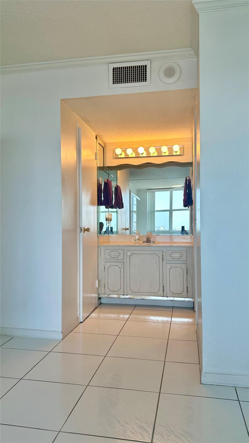 5100 Dupont #11n, Fort Lauderdale FL 33308