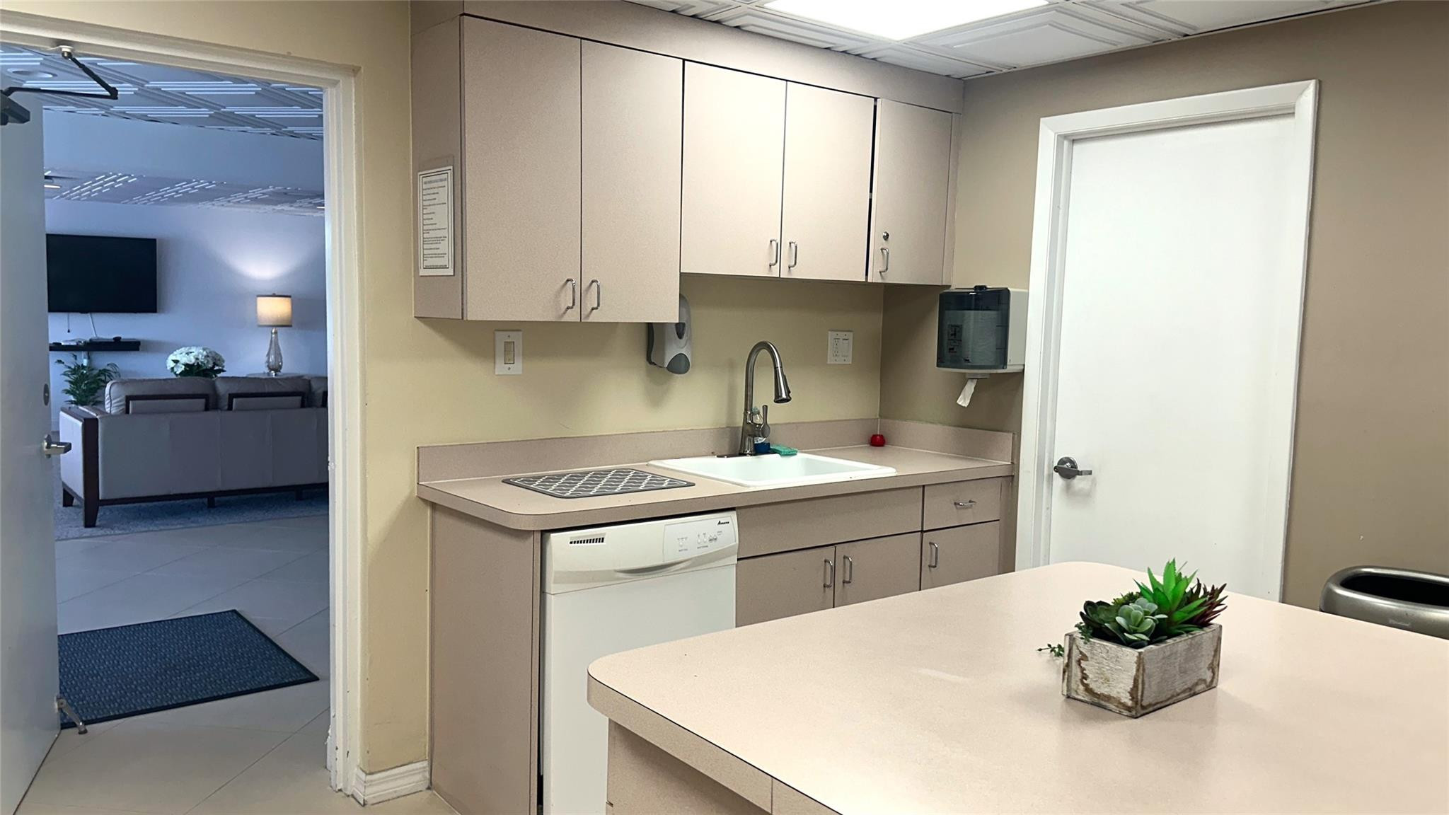 5100 Dupont #11n, Fort Lauderdale FL 33308