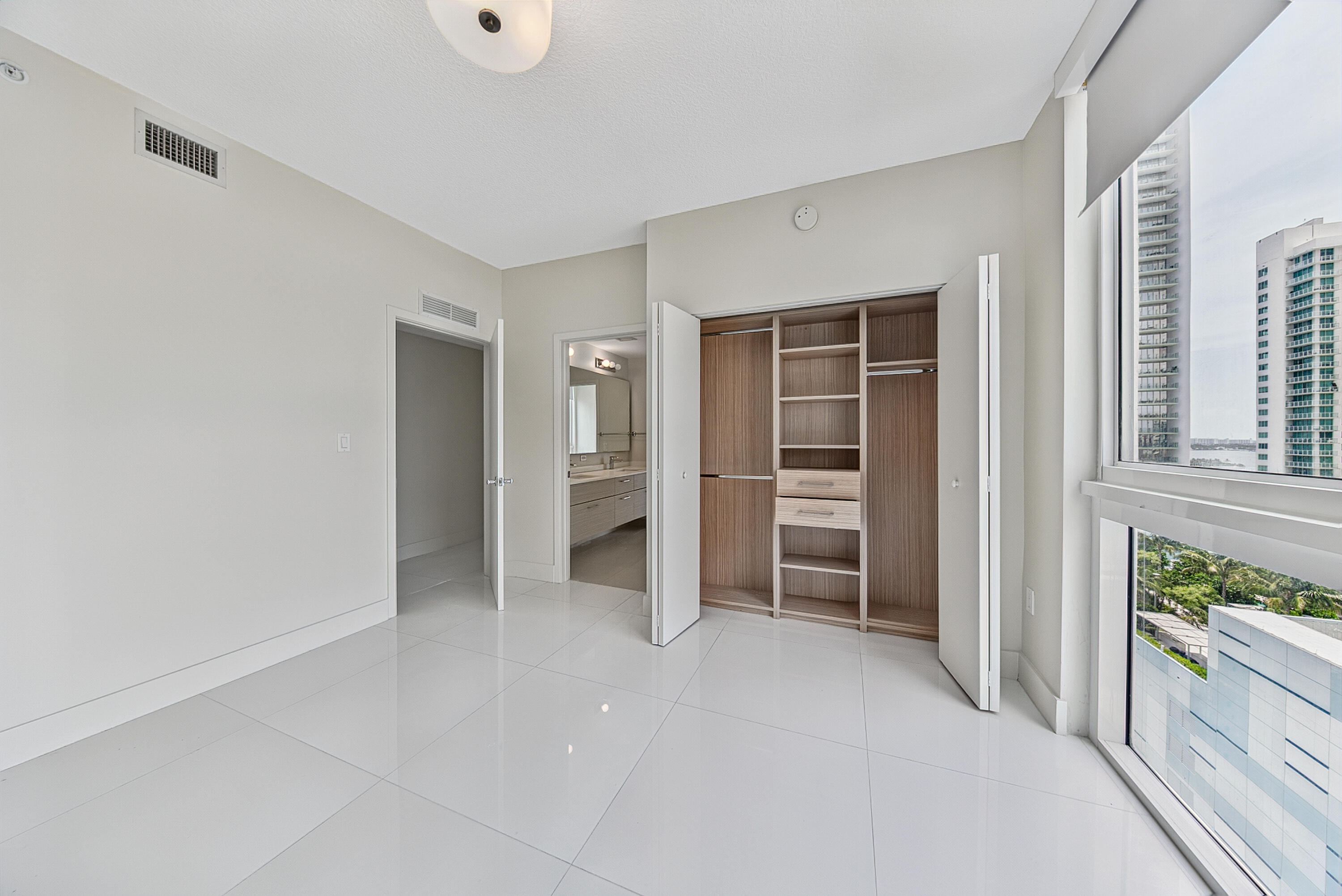 600 NE 27th #1605, Miami FL 33137