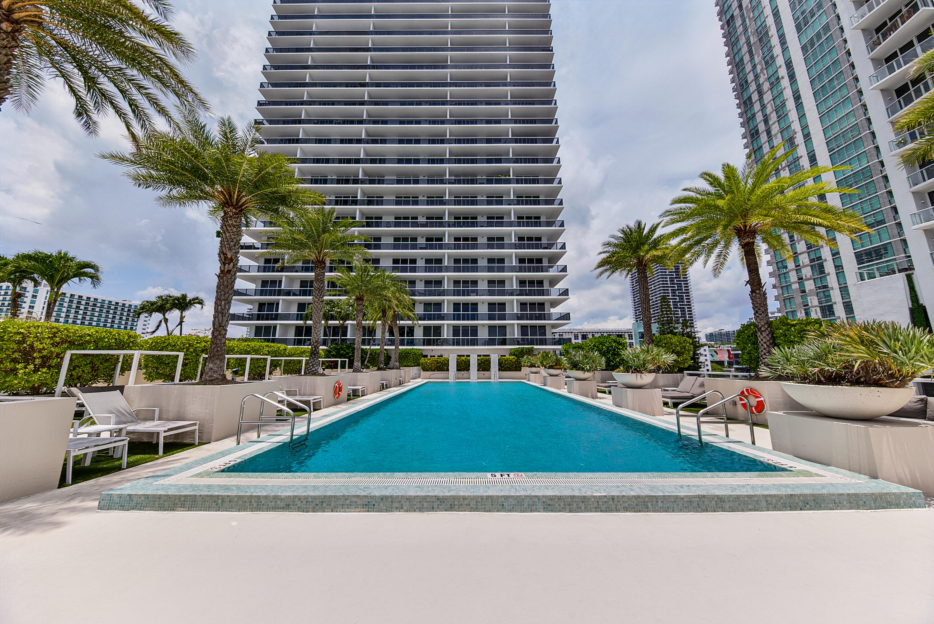 600 NE 27th #1605, Miami FL 33137