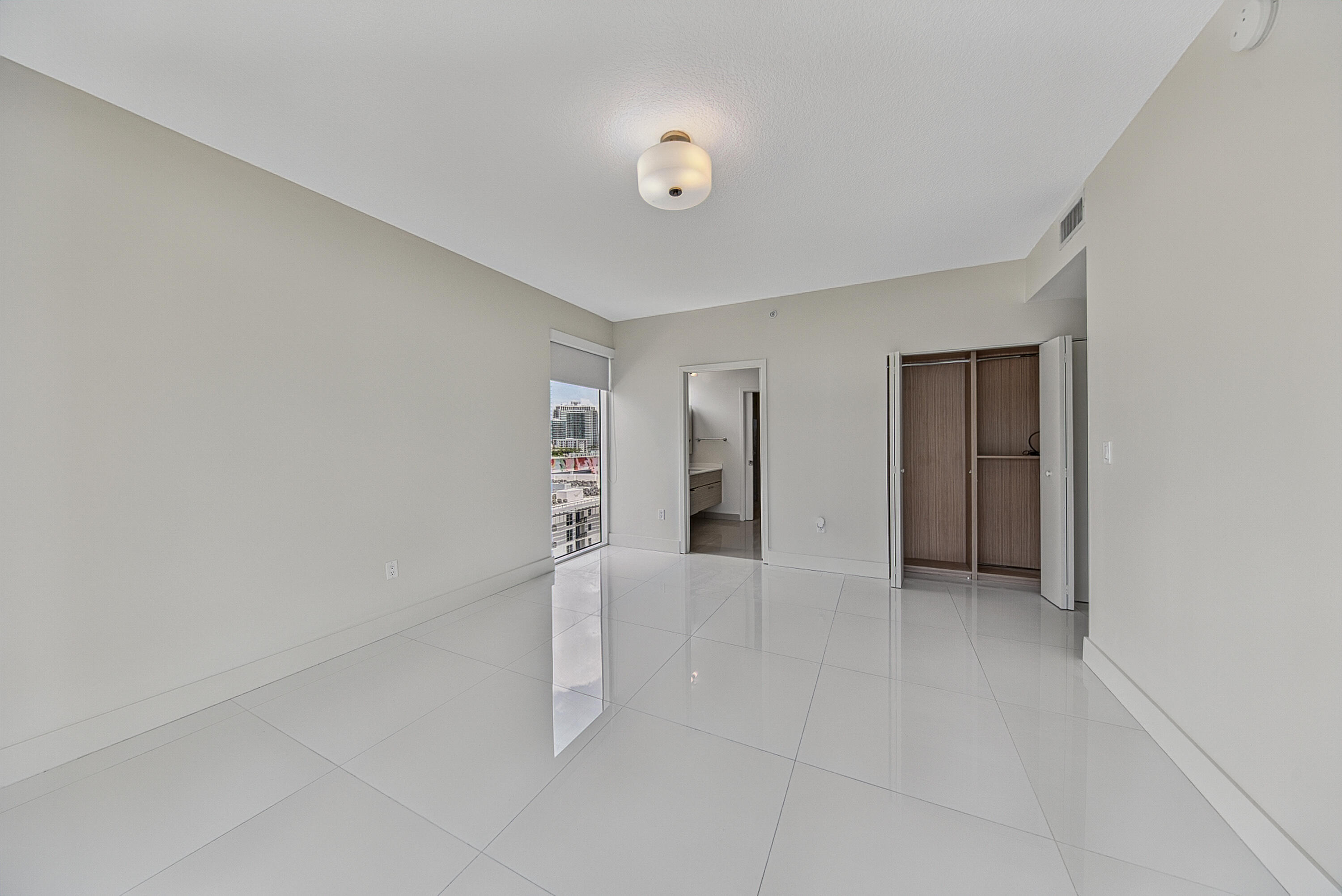 600 NE 27th #1605, Miami FL 33137