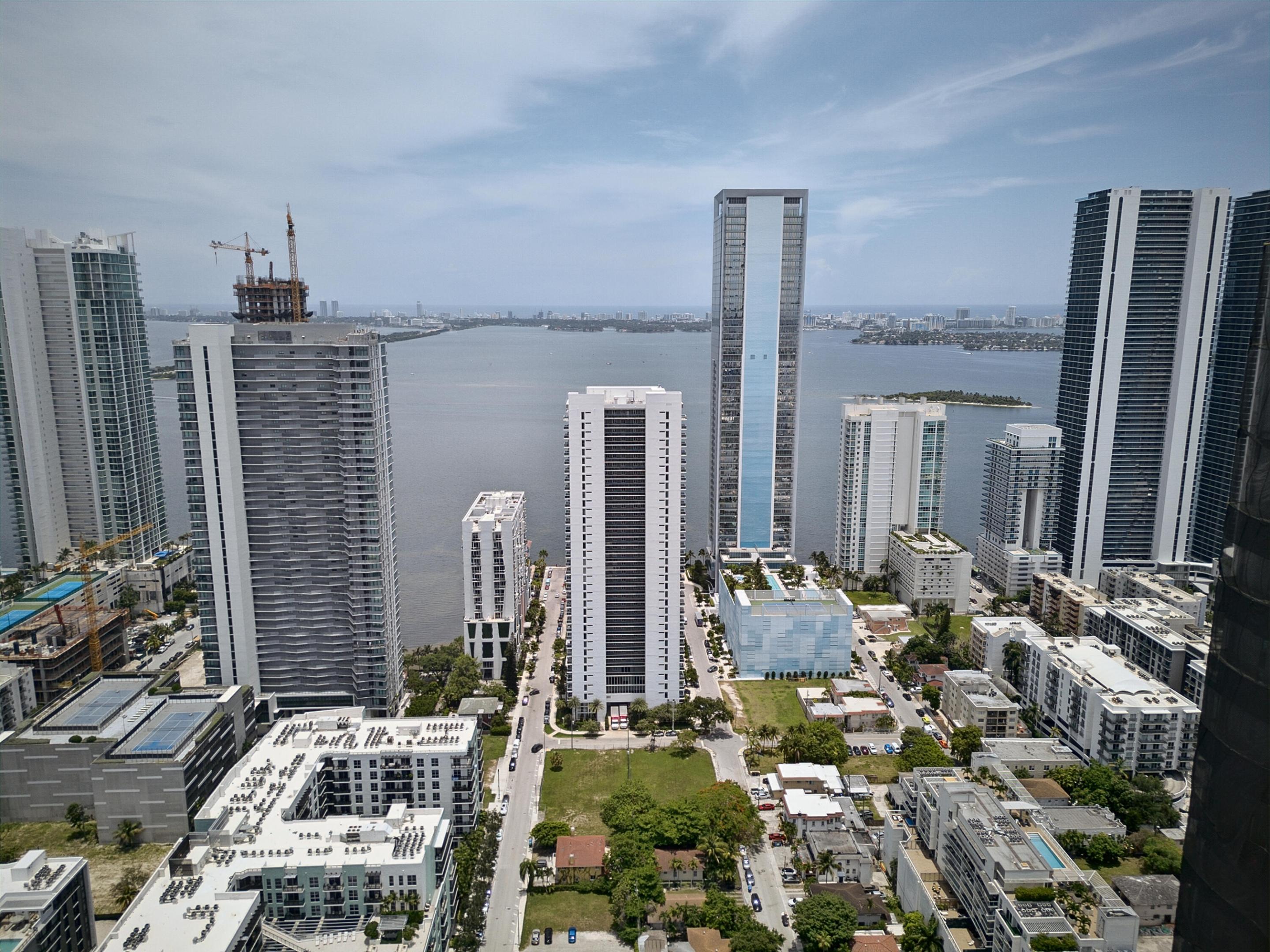 600 NE 27th #1605, Miami FL 33137