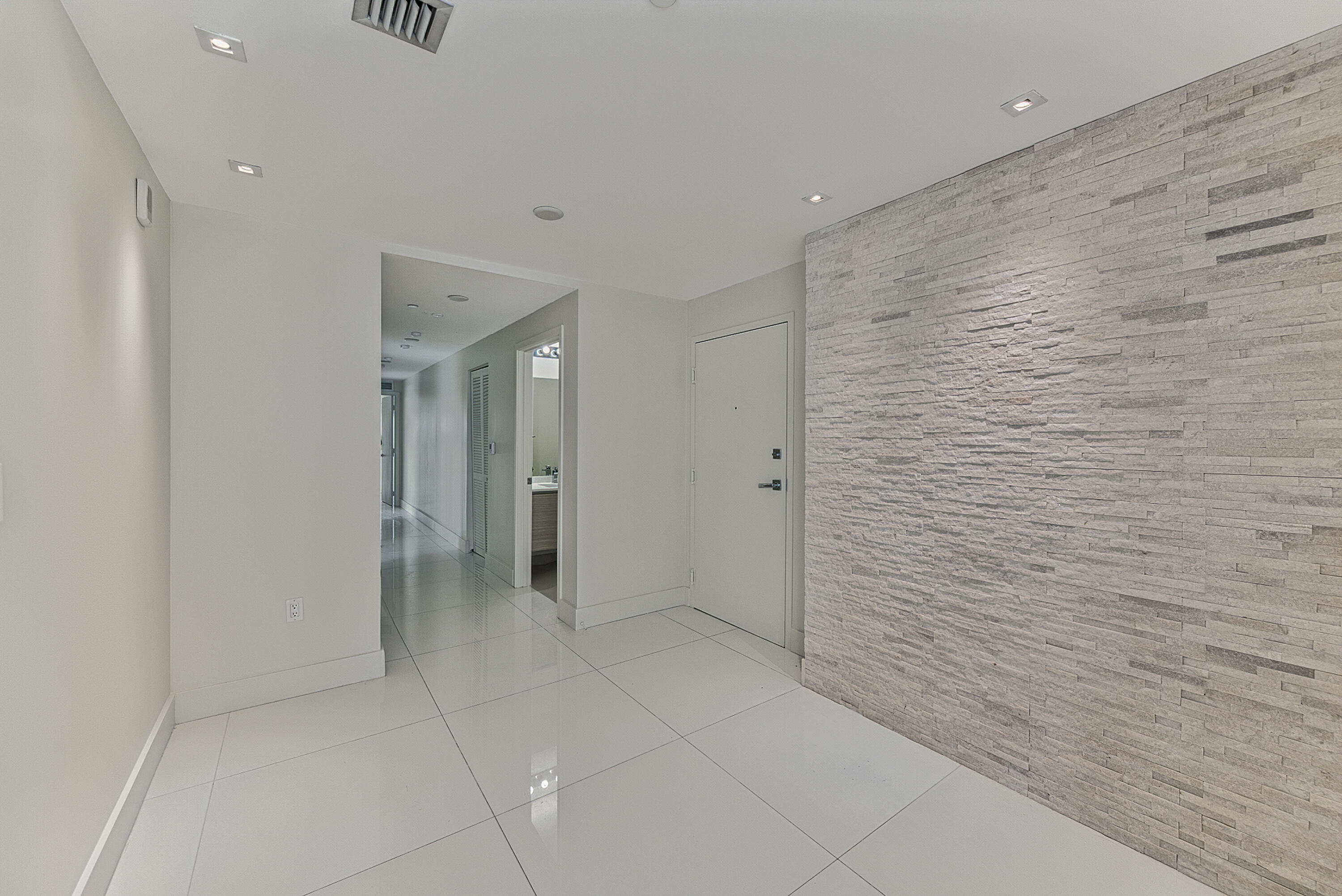 600 NE 27th #1605, Miami FL 33137