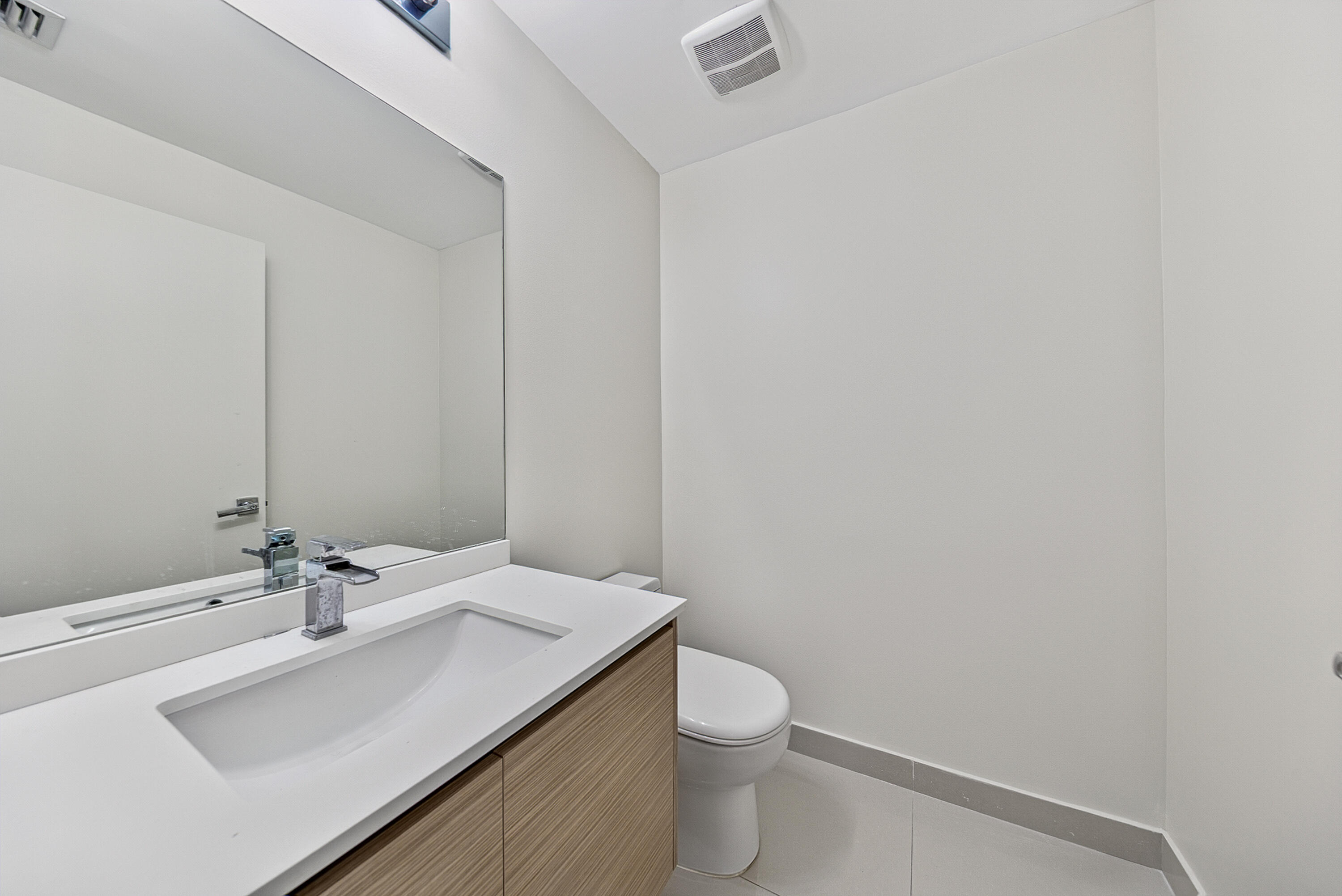 600 NE 27th #1605, Miami FL 33137